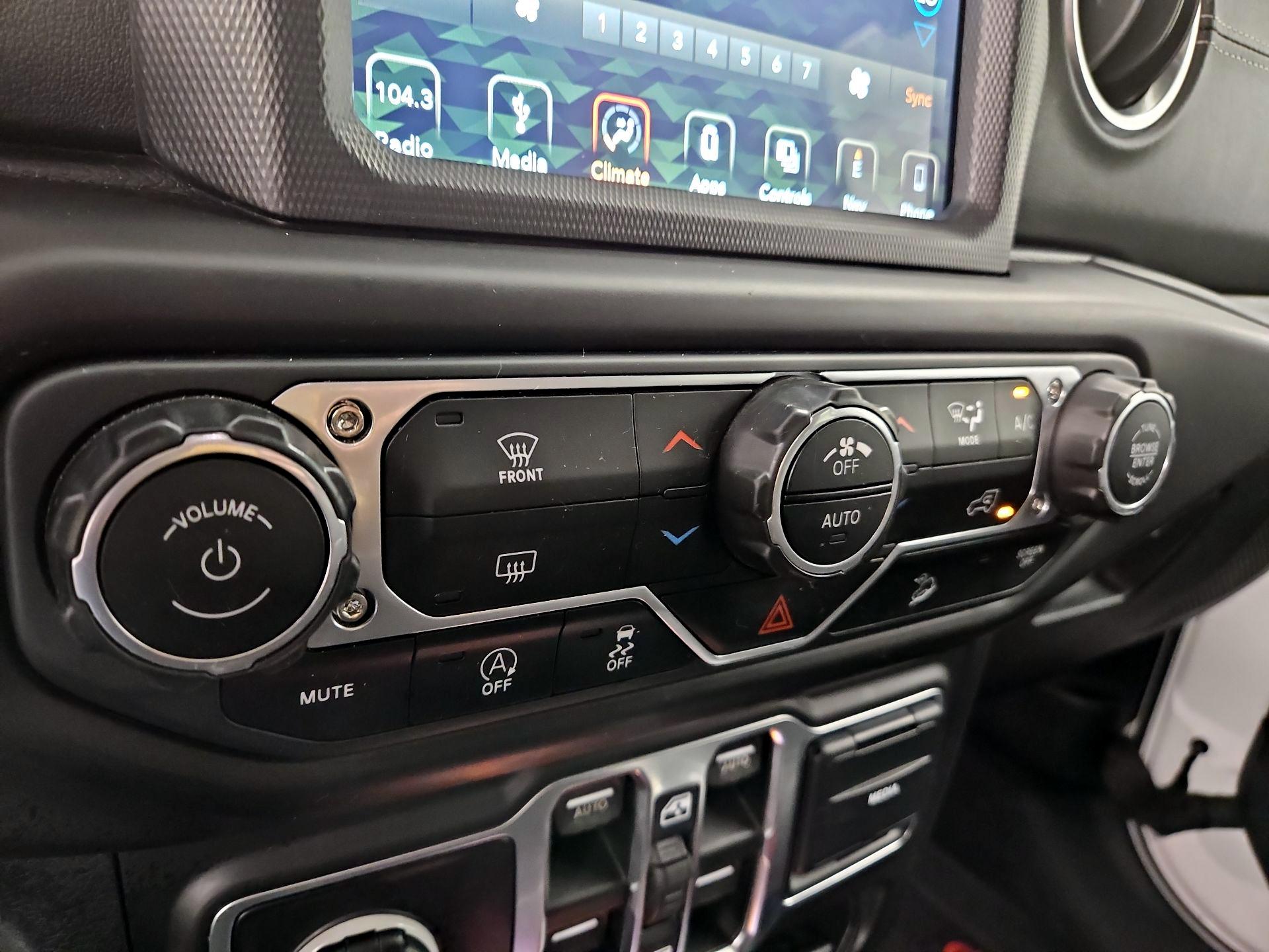 Thumbnail: 2018 Jeep Wrangler - 17