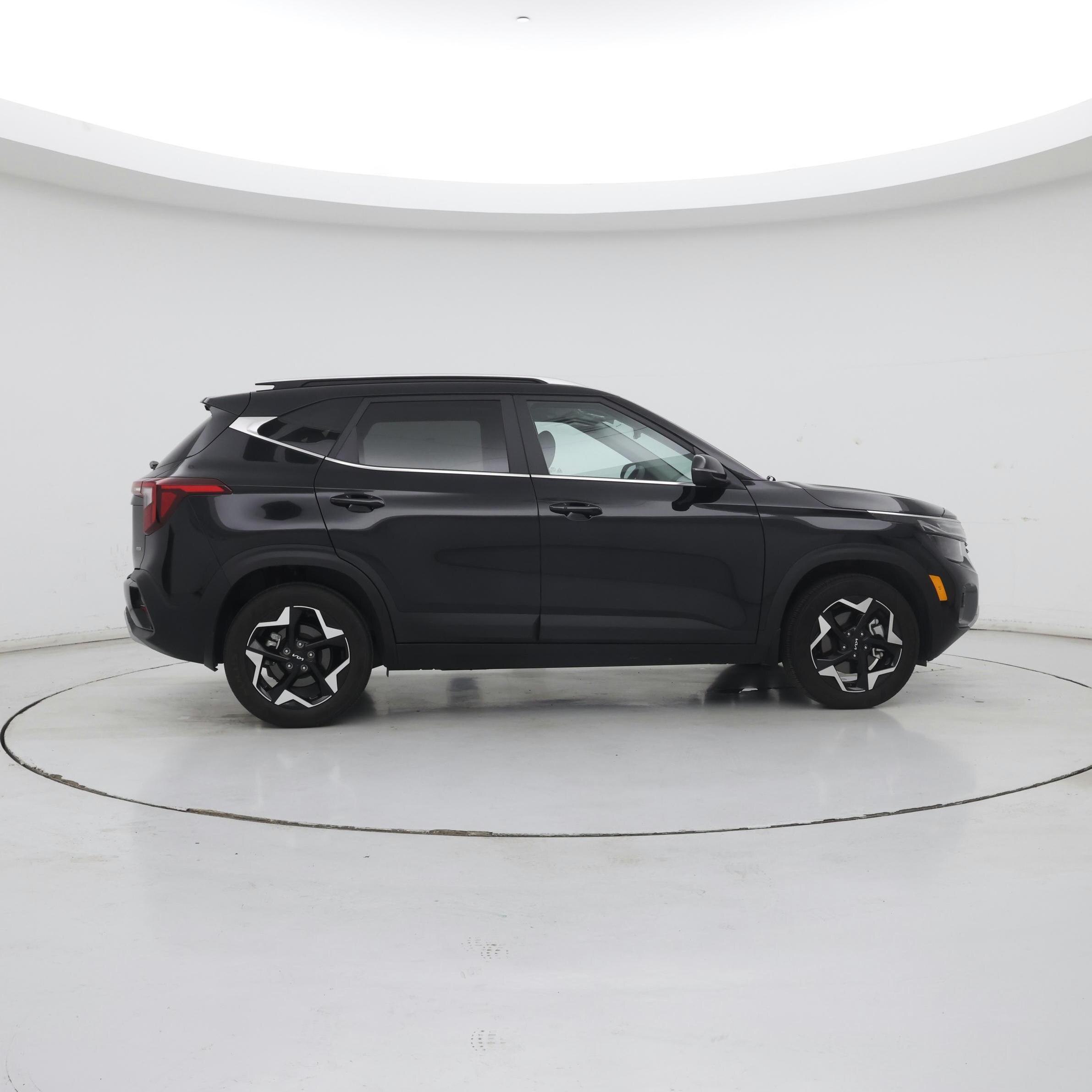 Thumbnail: 2024 Kia Seltos - 7