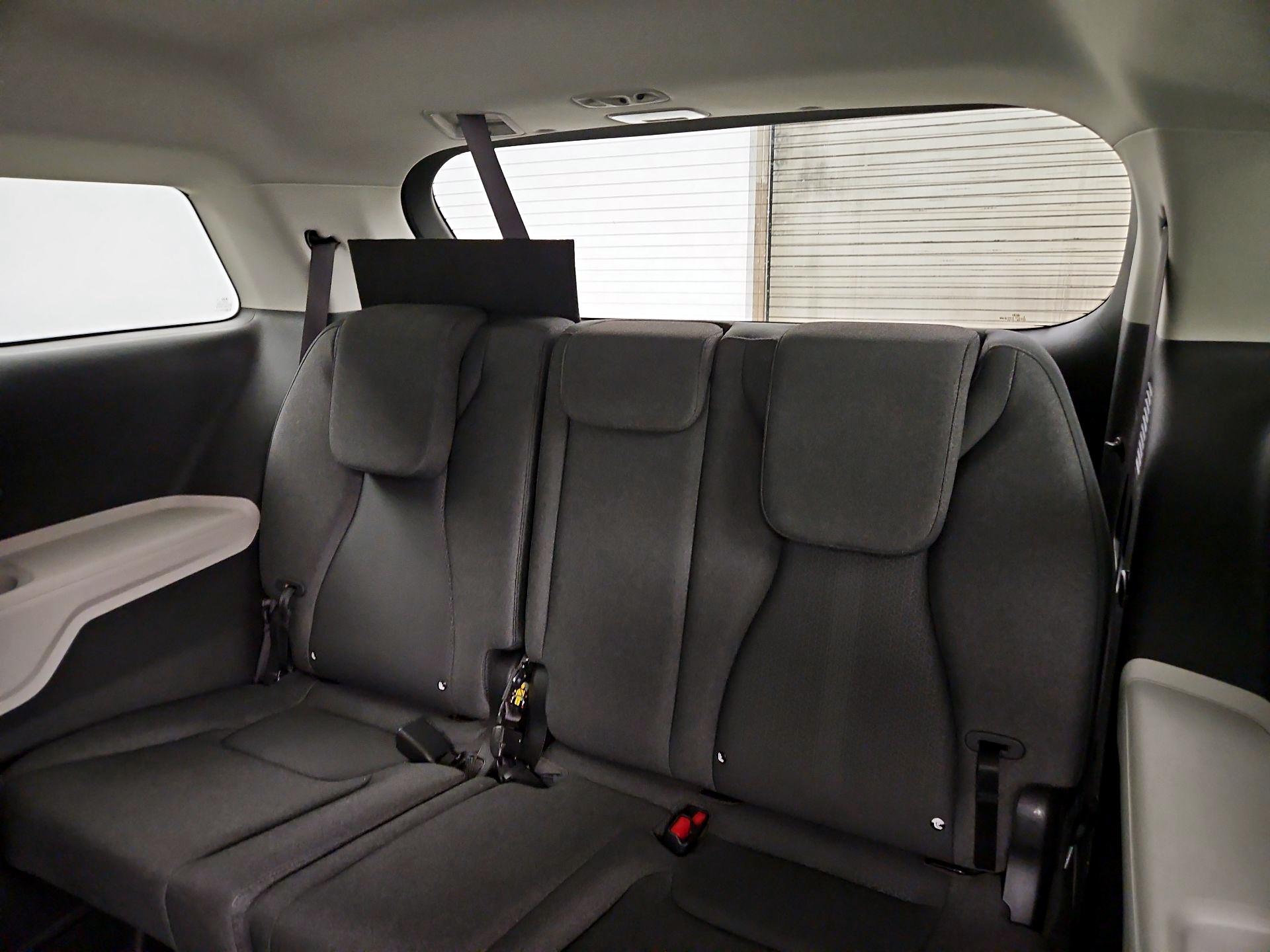 Thumbnail: 2022 Kia Carnival - 20
