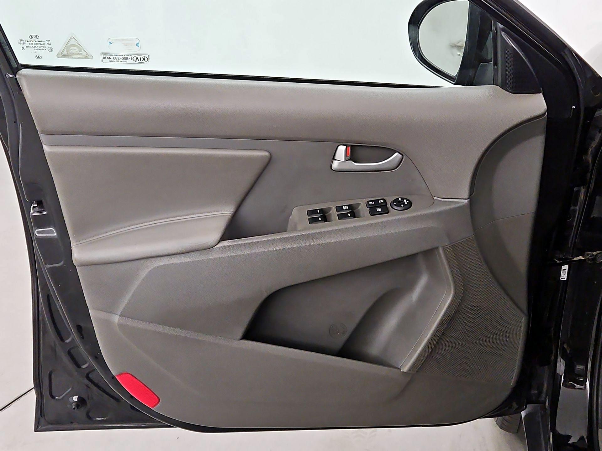 Thumbnail: 2016 Kia Sportage - 12