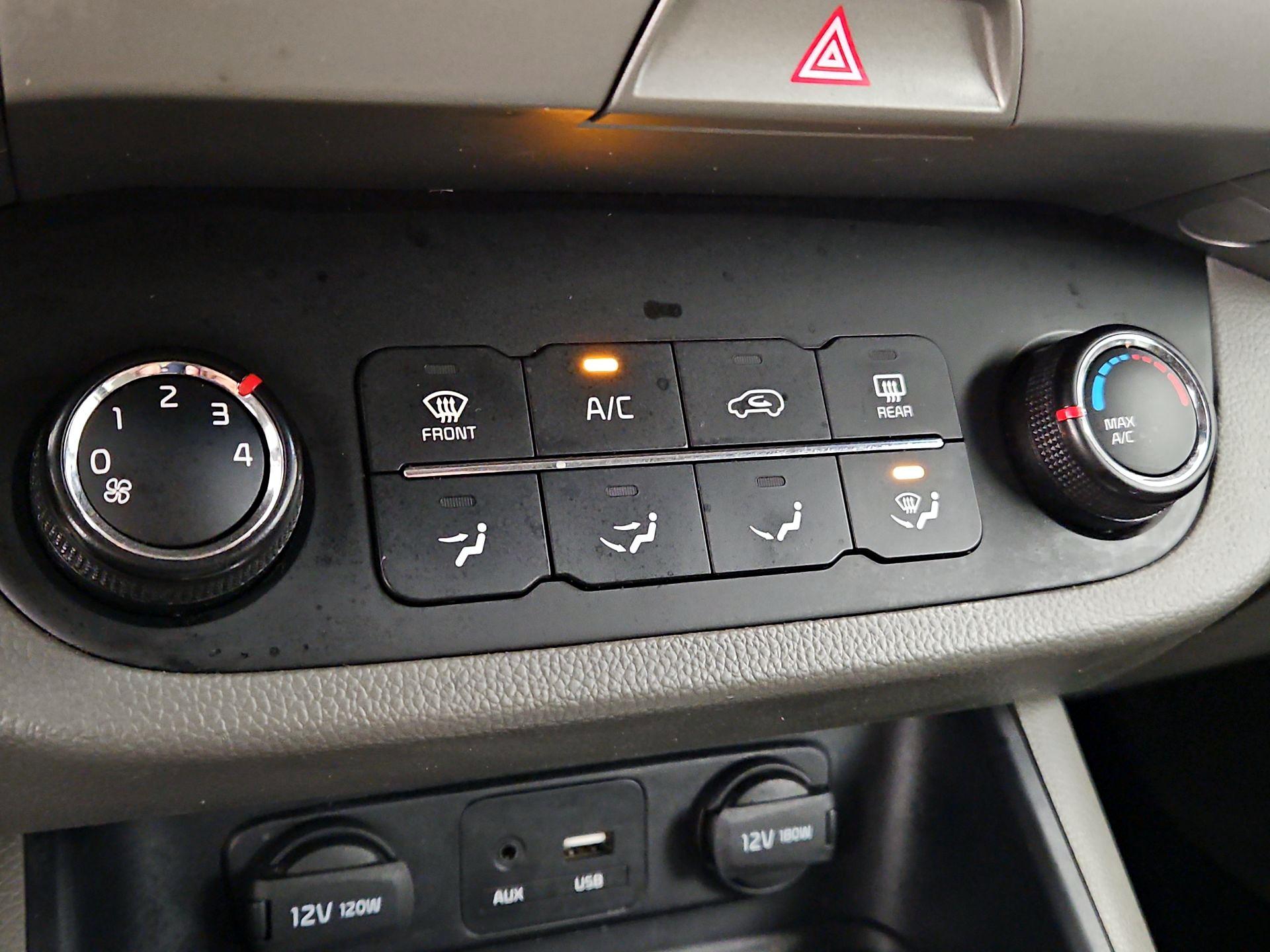 Thumbnail: 2016 Kia Sportage - 15