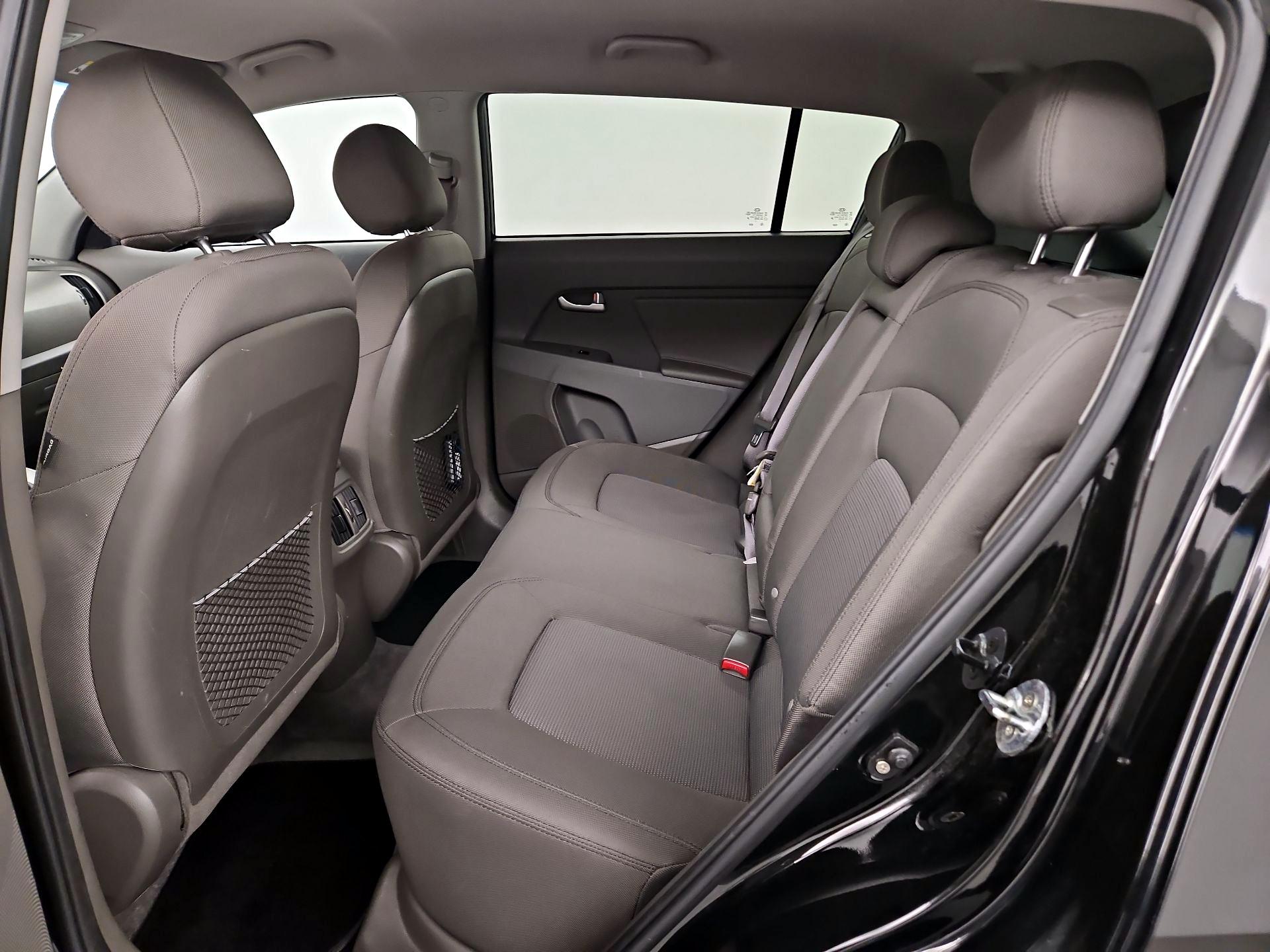 Thumbnail: 2016 Kia Sportage - 18