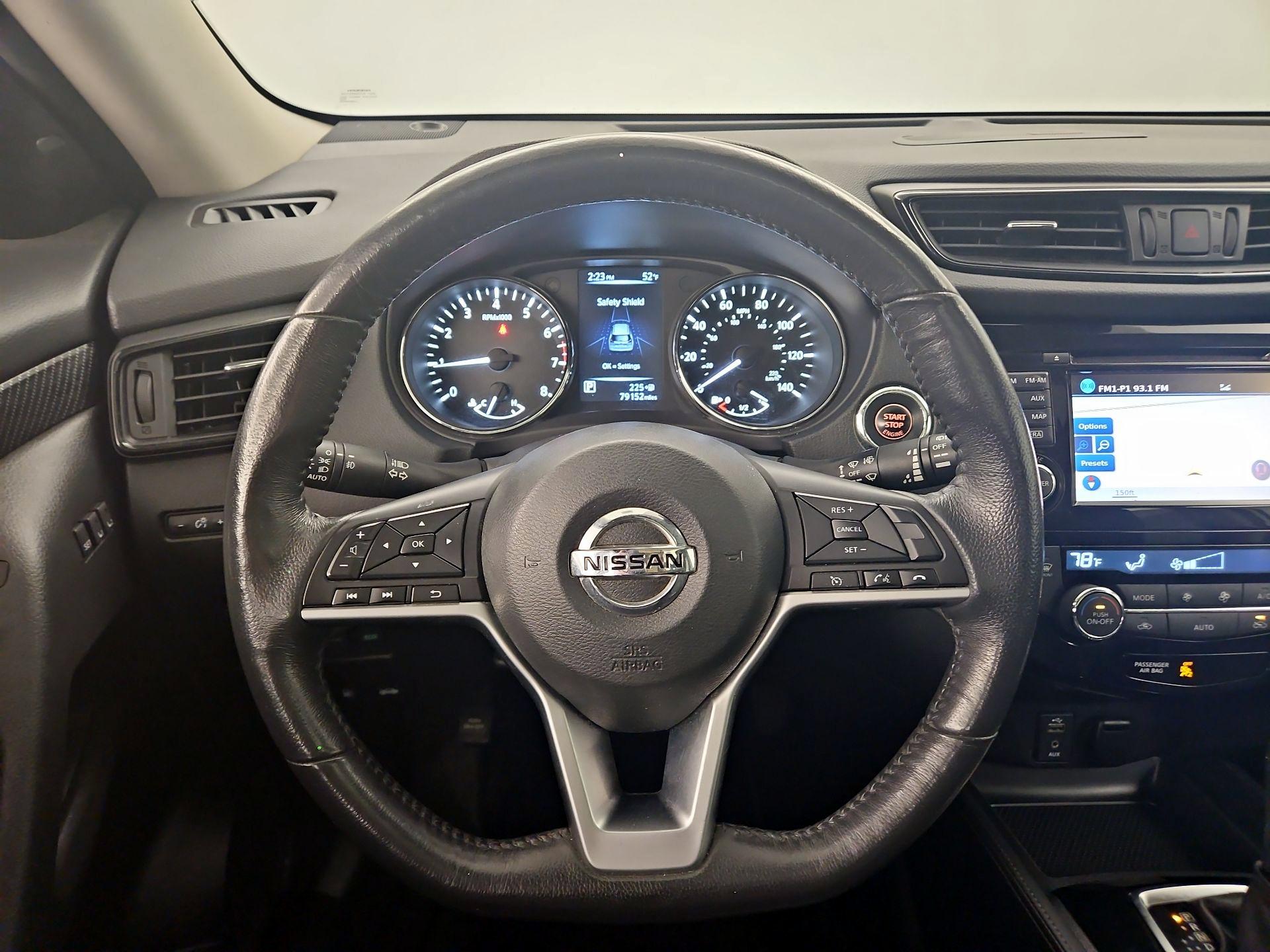 Thumbnail: 2017 Nissan Rogue - 10