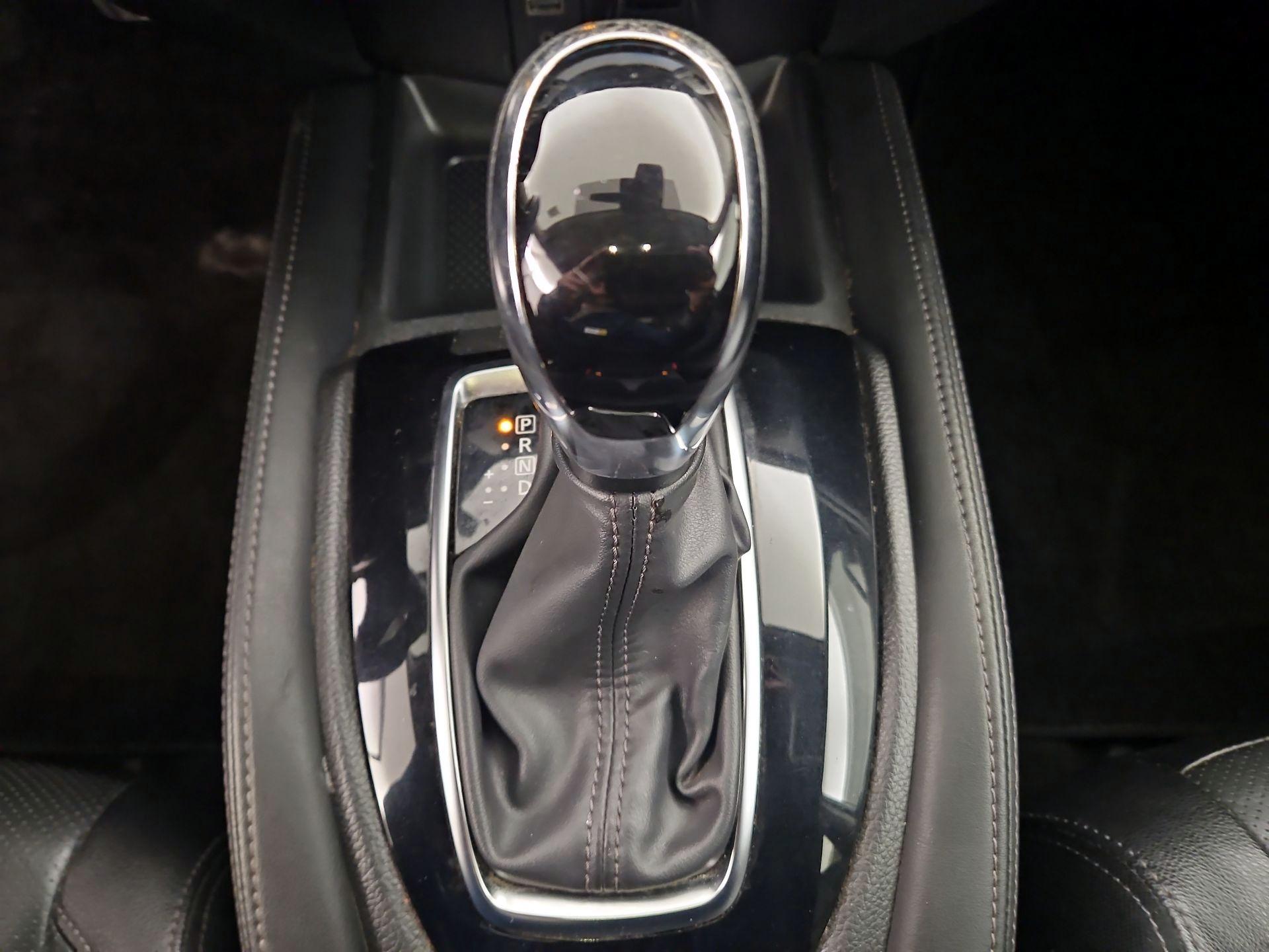 Thumbnail: 2017 Nissan Rogue - 18