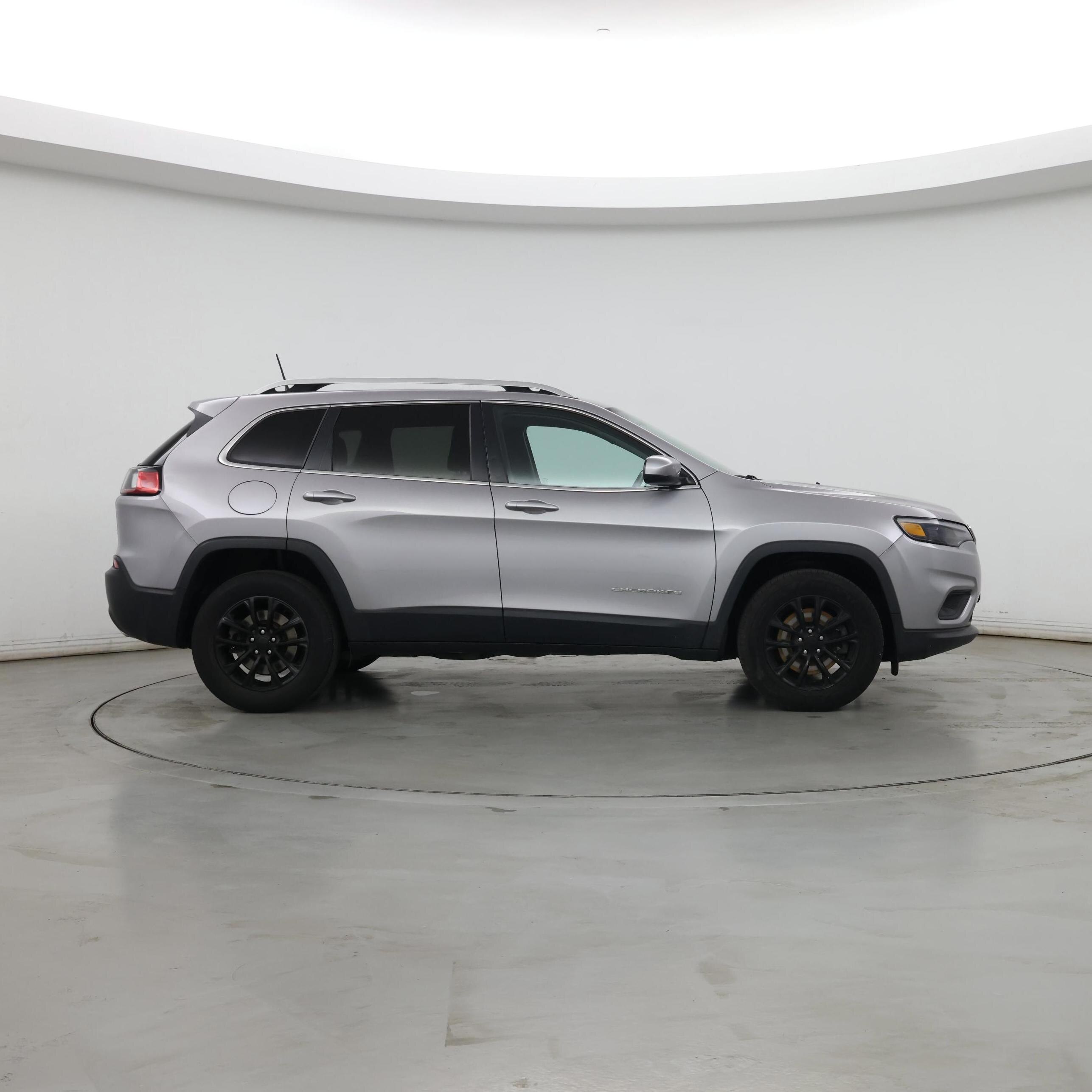 Thumbnail: 2019 Jeep Cherokee - 7