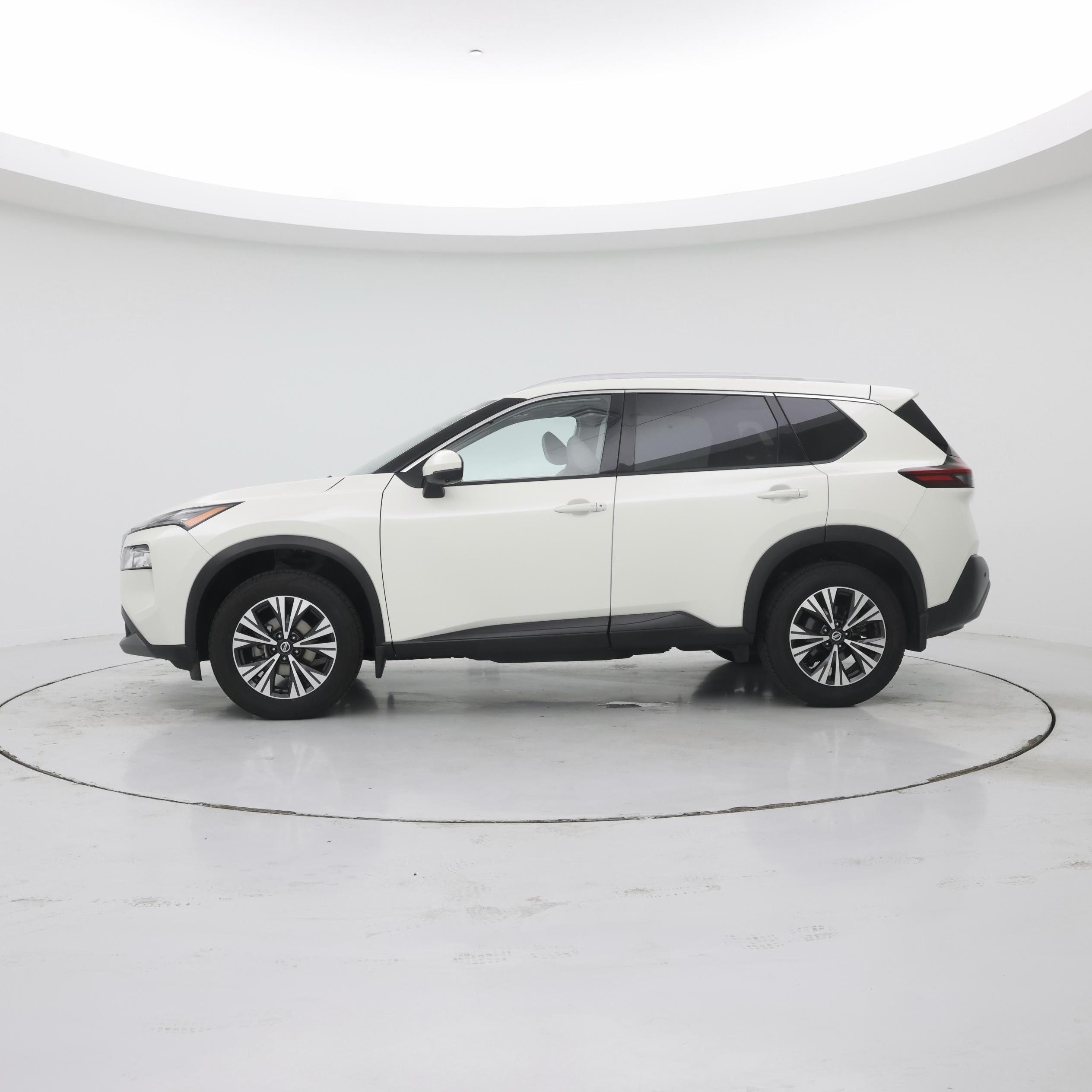 Thumbnail: 2021 Nissan Rogue - 3
