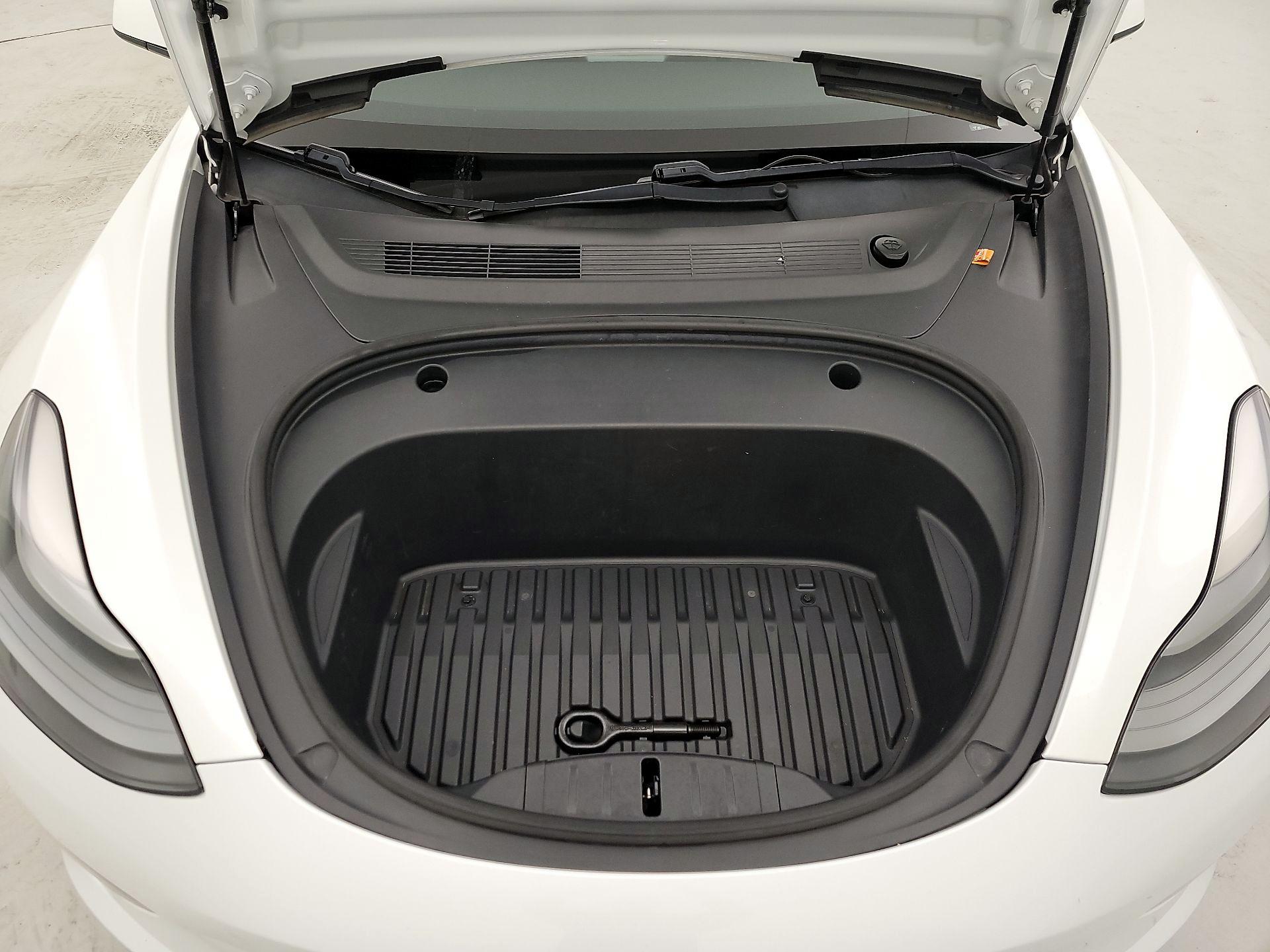 Thumbnail: 2021 Tesla Model 3 - 19