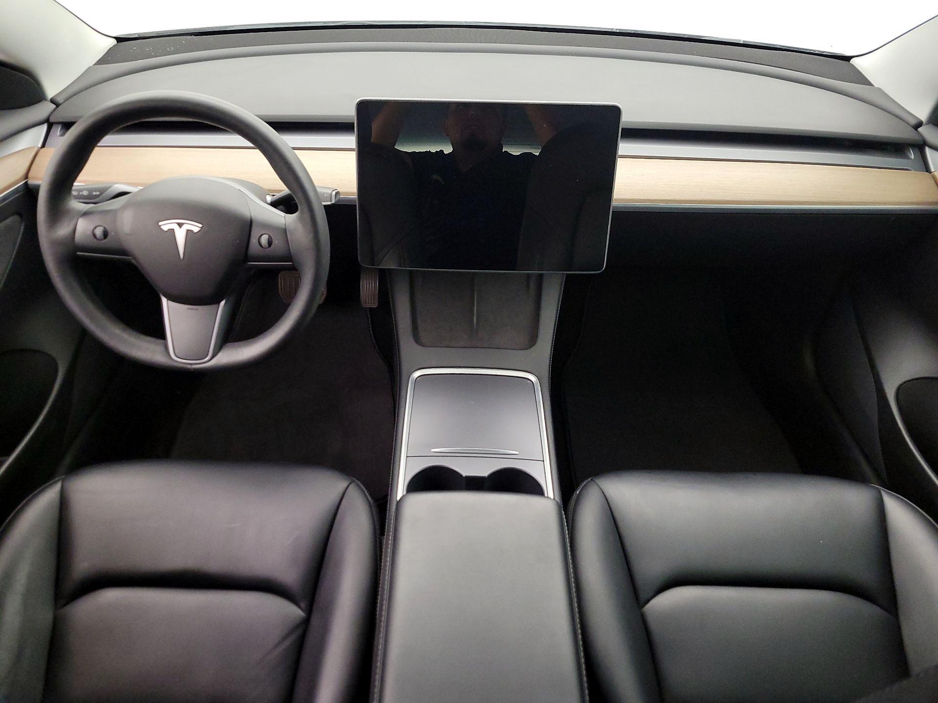 Thumbnail: 2021 Tesla Model 3 - 8