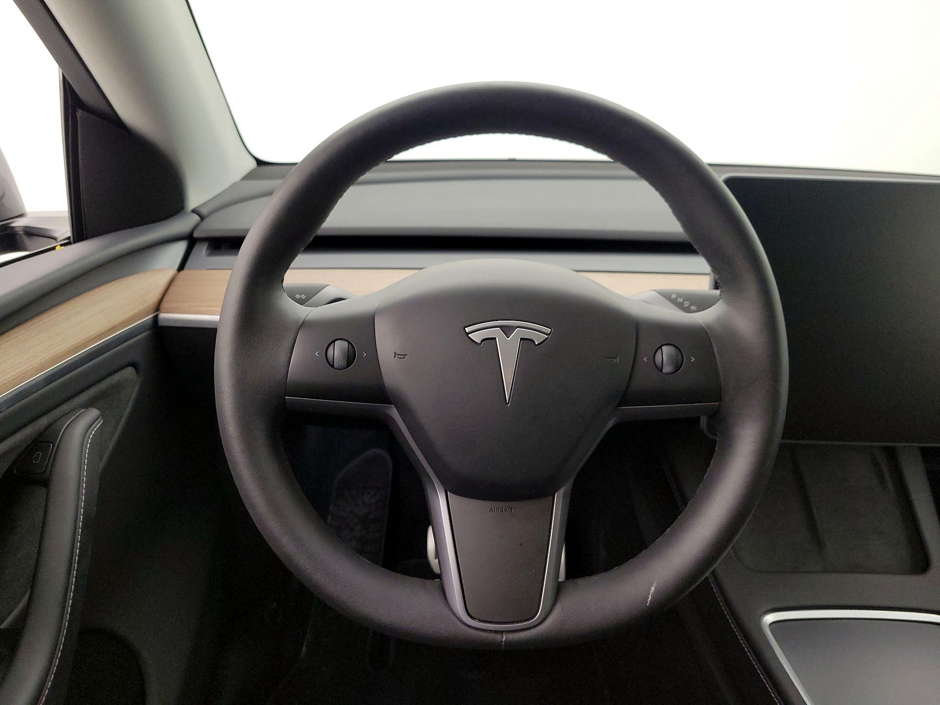 Thumbnail: 2025 Tesla Model Y - 10