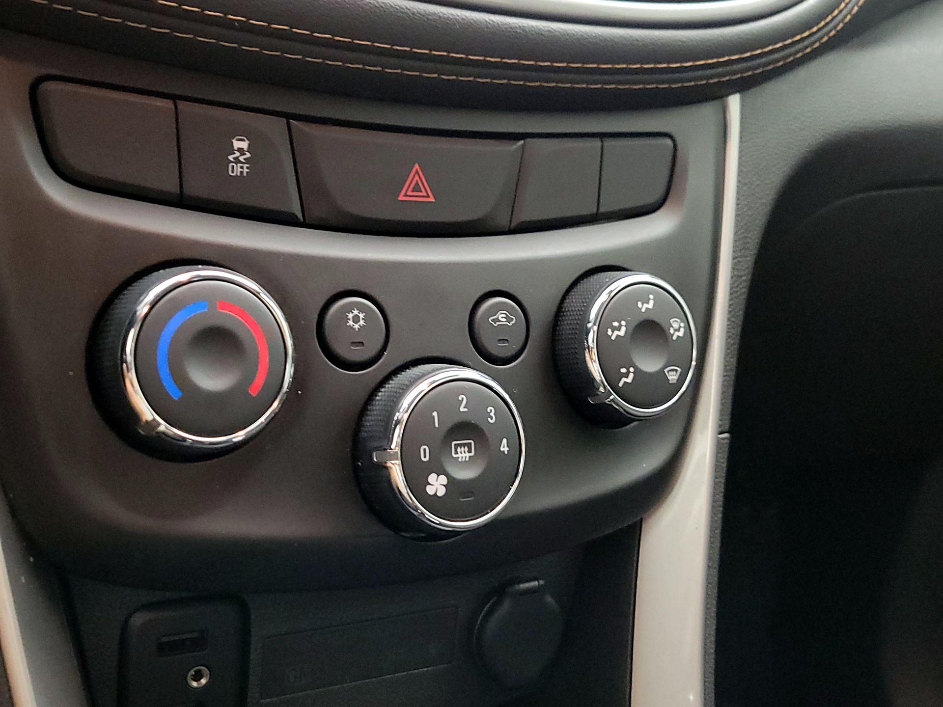 Thumbnail: 2020 Chevrolet Trax - 16