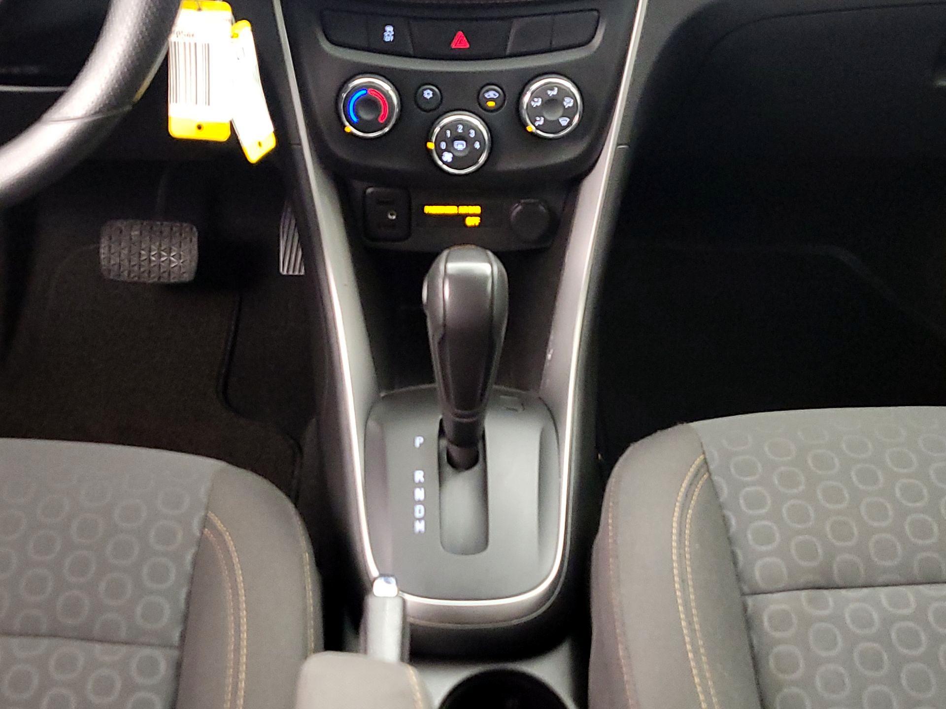 Thumbnail: 2020 Chevrolet Trax - 17