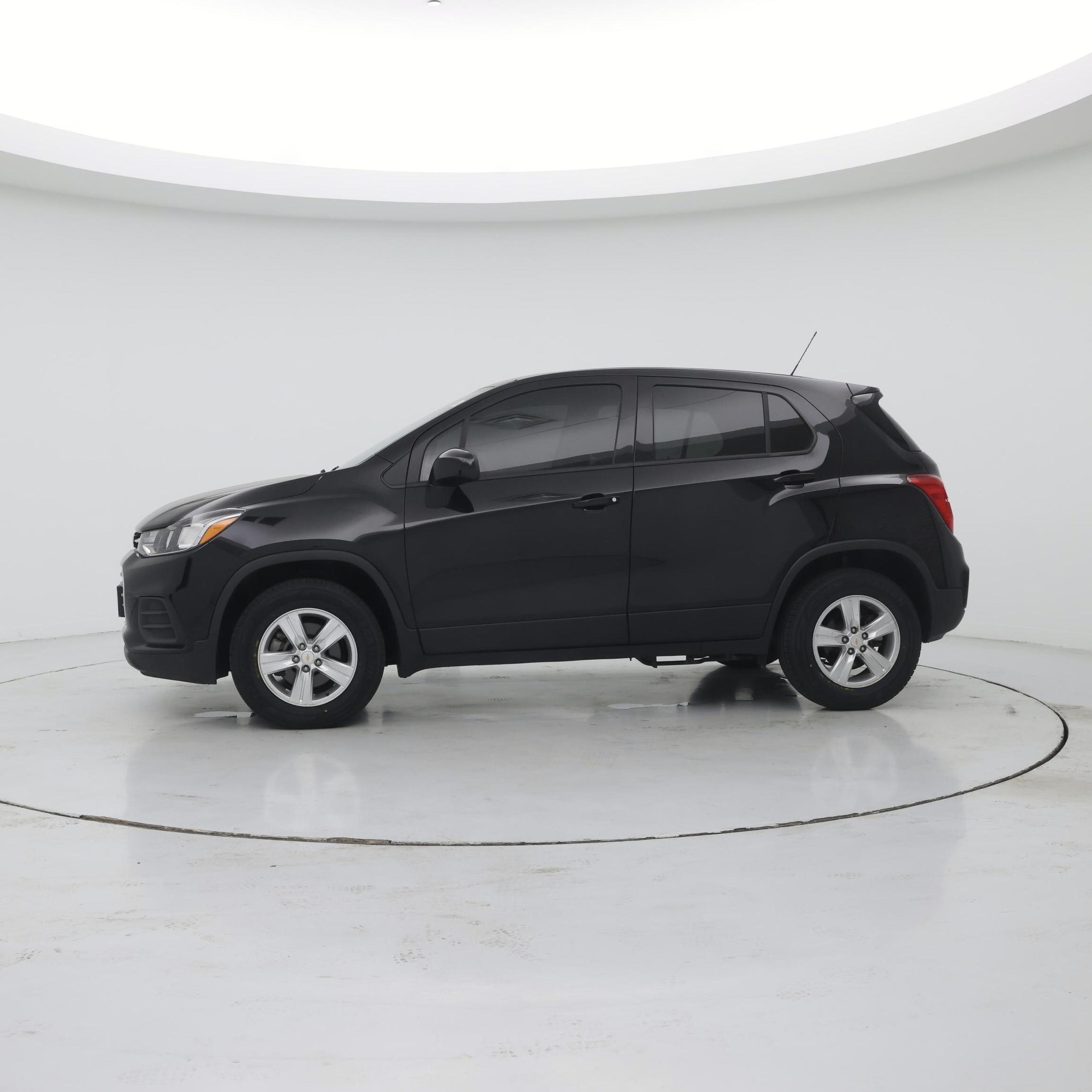 Thumbnail: 2020 Chevrolet Trax - 3