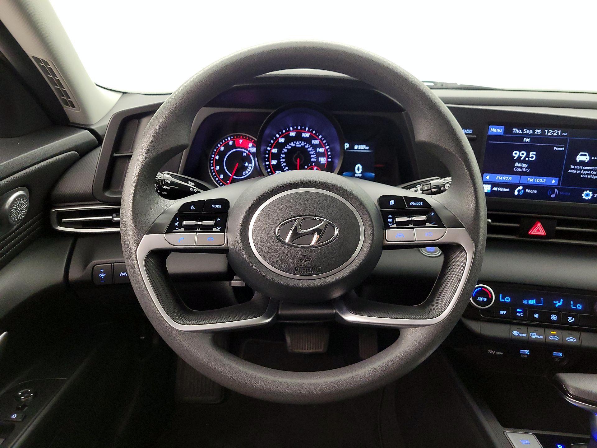 Thumbnail: 2022 Hyundai Elantra - 10