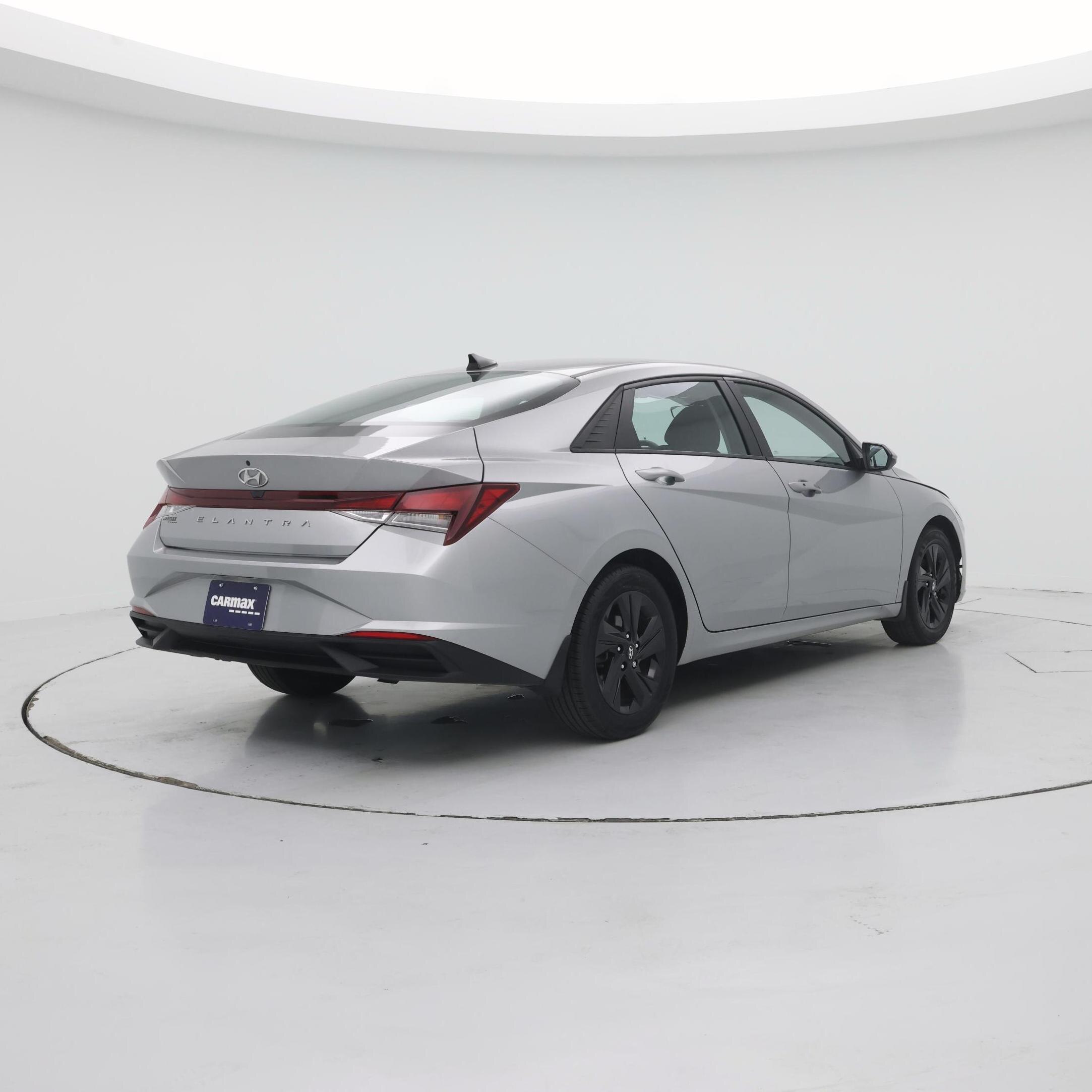 Thumbnail: 2022 Hyundai Elantra - 8