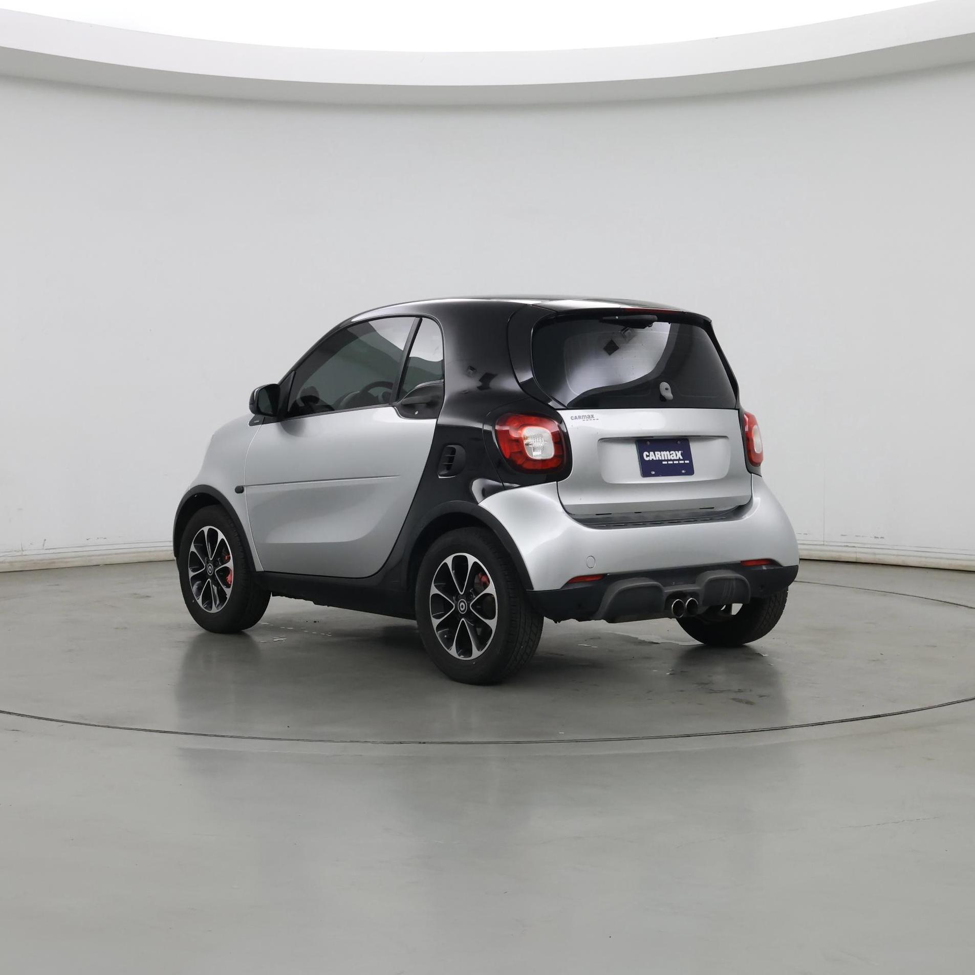 Thumbnail: 2016 smart fortwo - 2