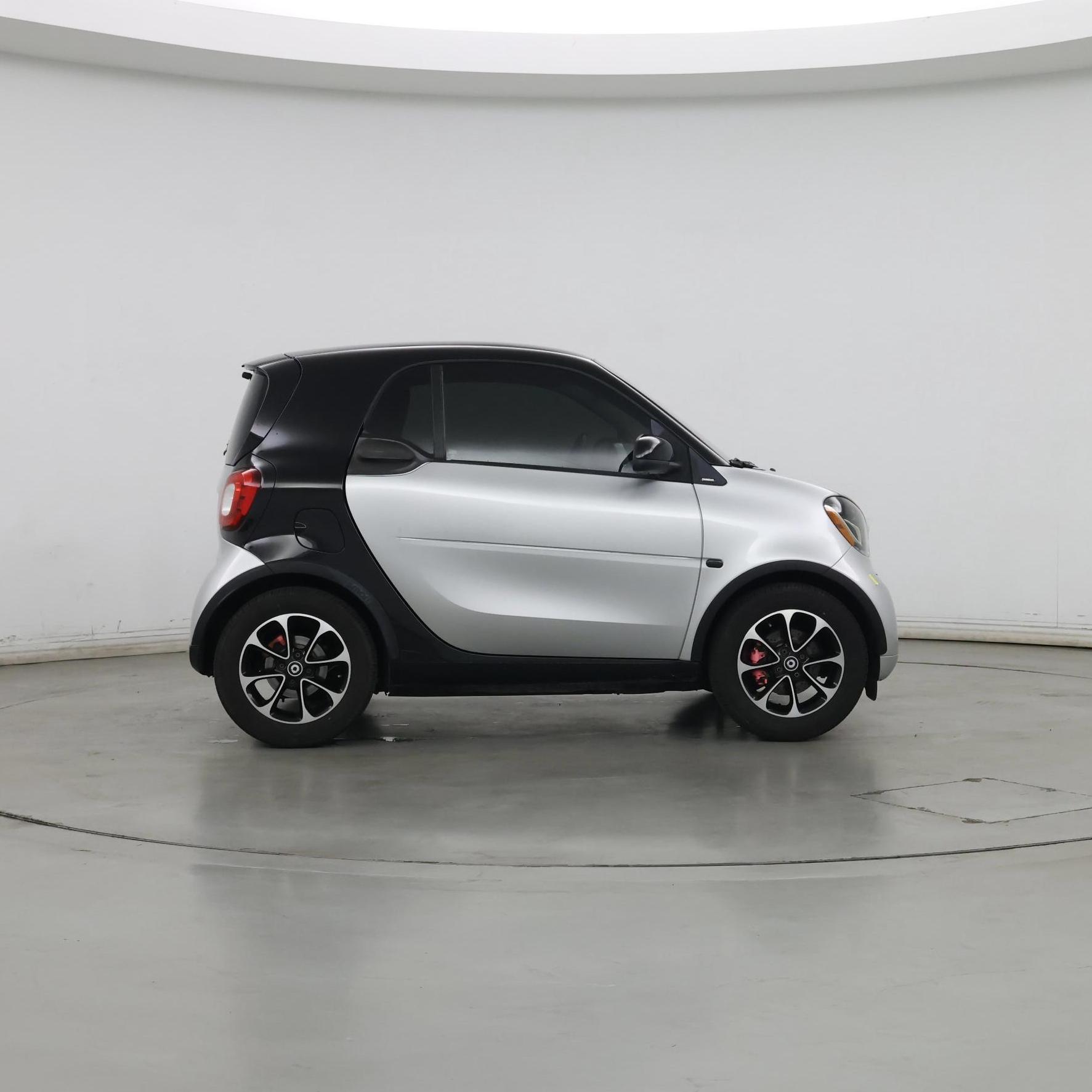Thumbnail: 2016 smart fortwo - 7