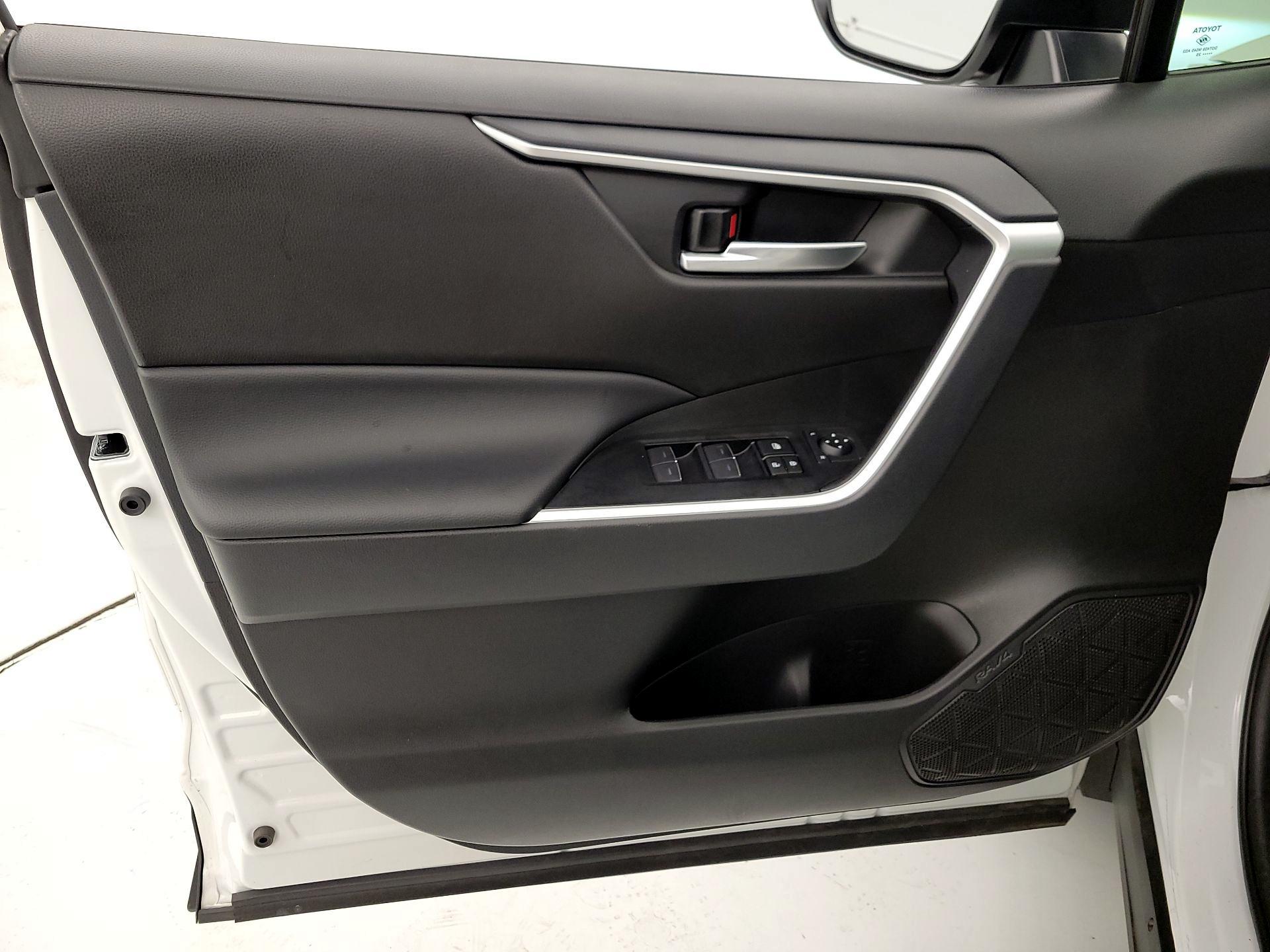 Thumbnail: 2025 Toyota RAV4 - 12