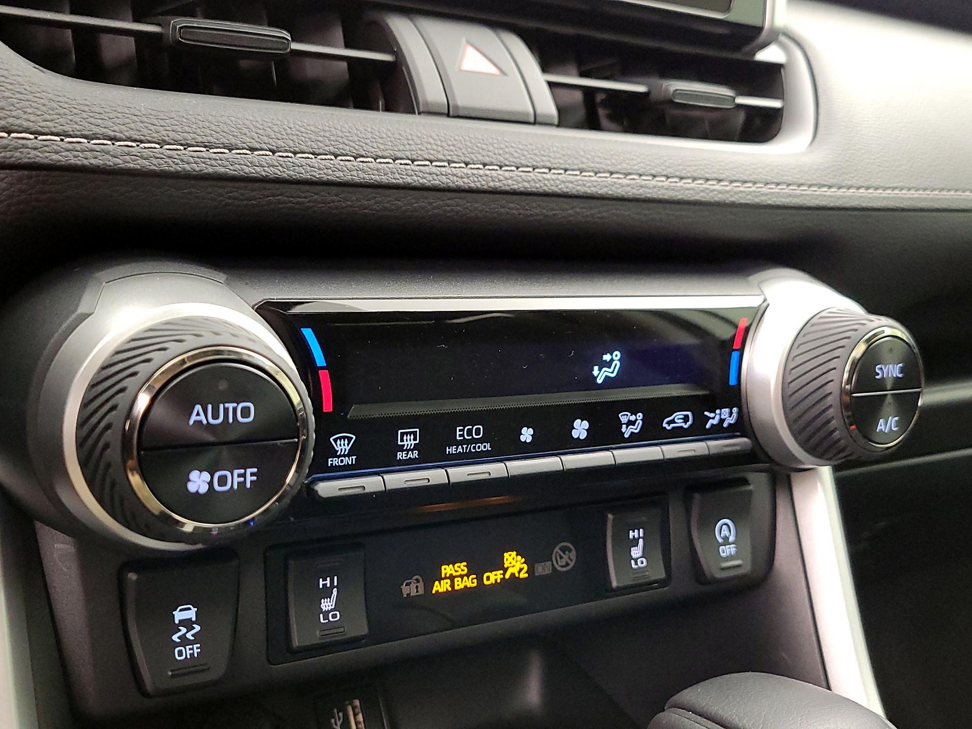 Thumbnail: 2025 Toyota RAV4 - 16