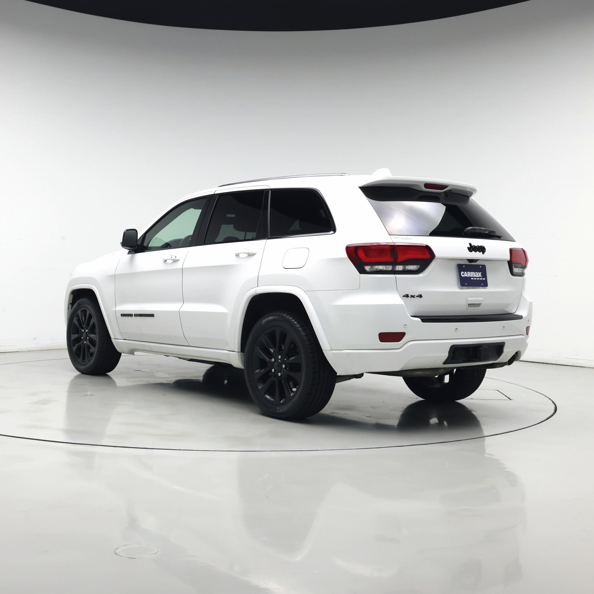 Thumbnail: 2017 Jeep Grand Cherokee - 2