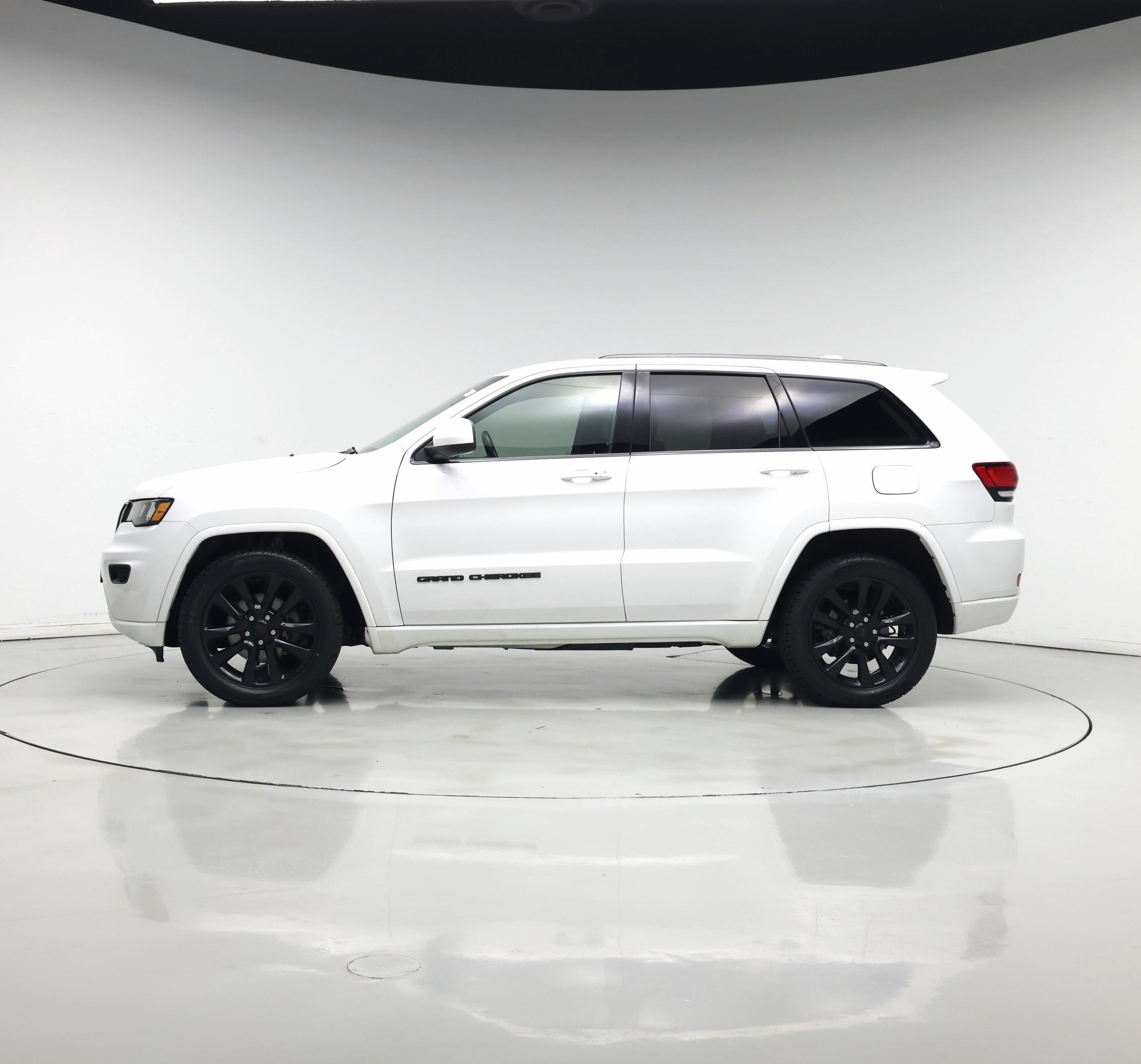 Thumbnail: 2017 Jeep Grand Cherokee - 3