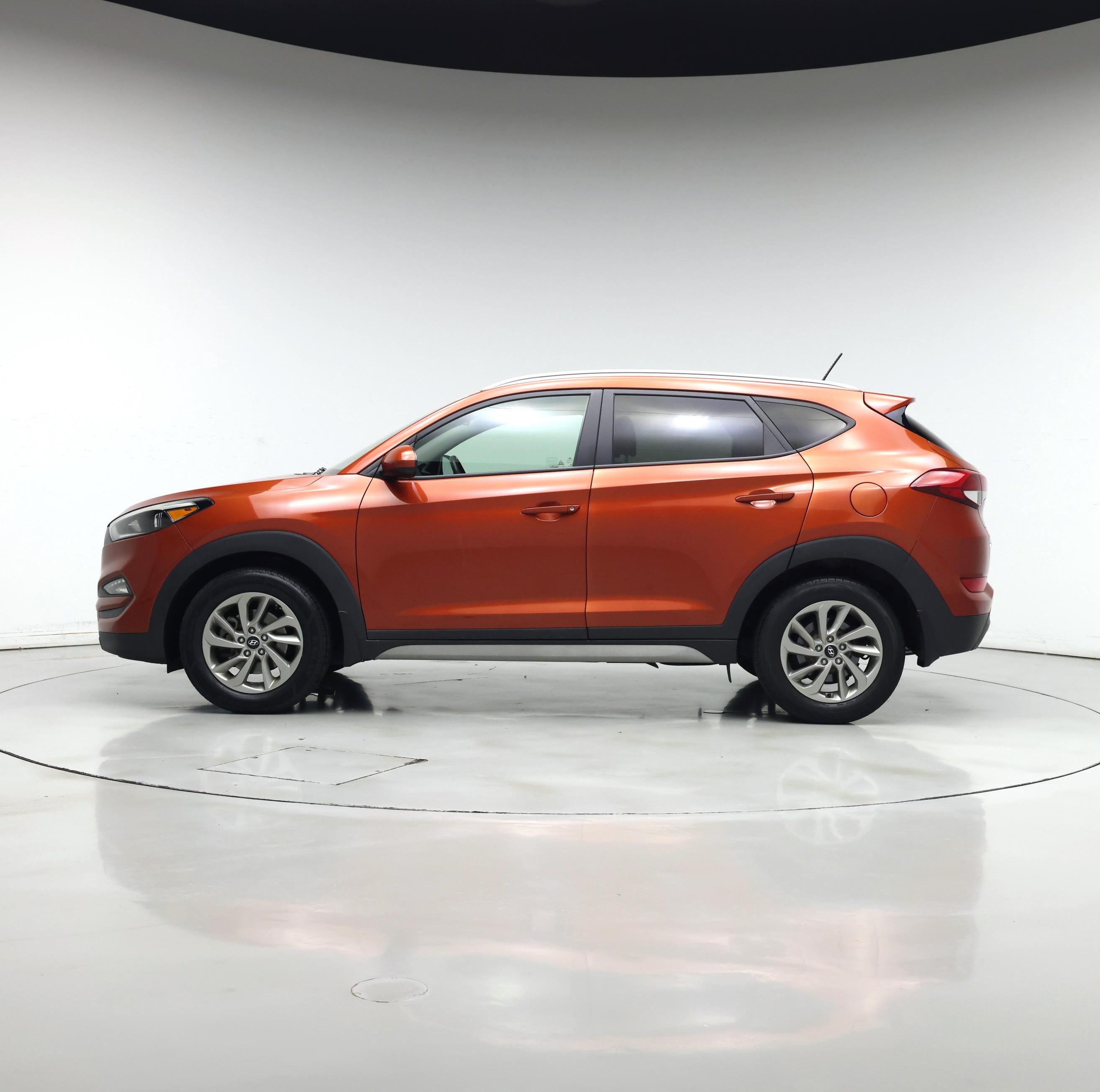 Thumbnail: 2017 Hyundai Tucson - 3