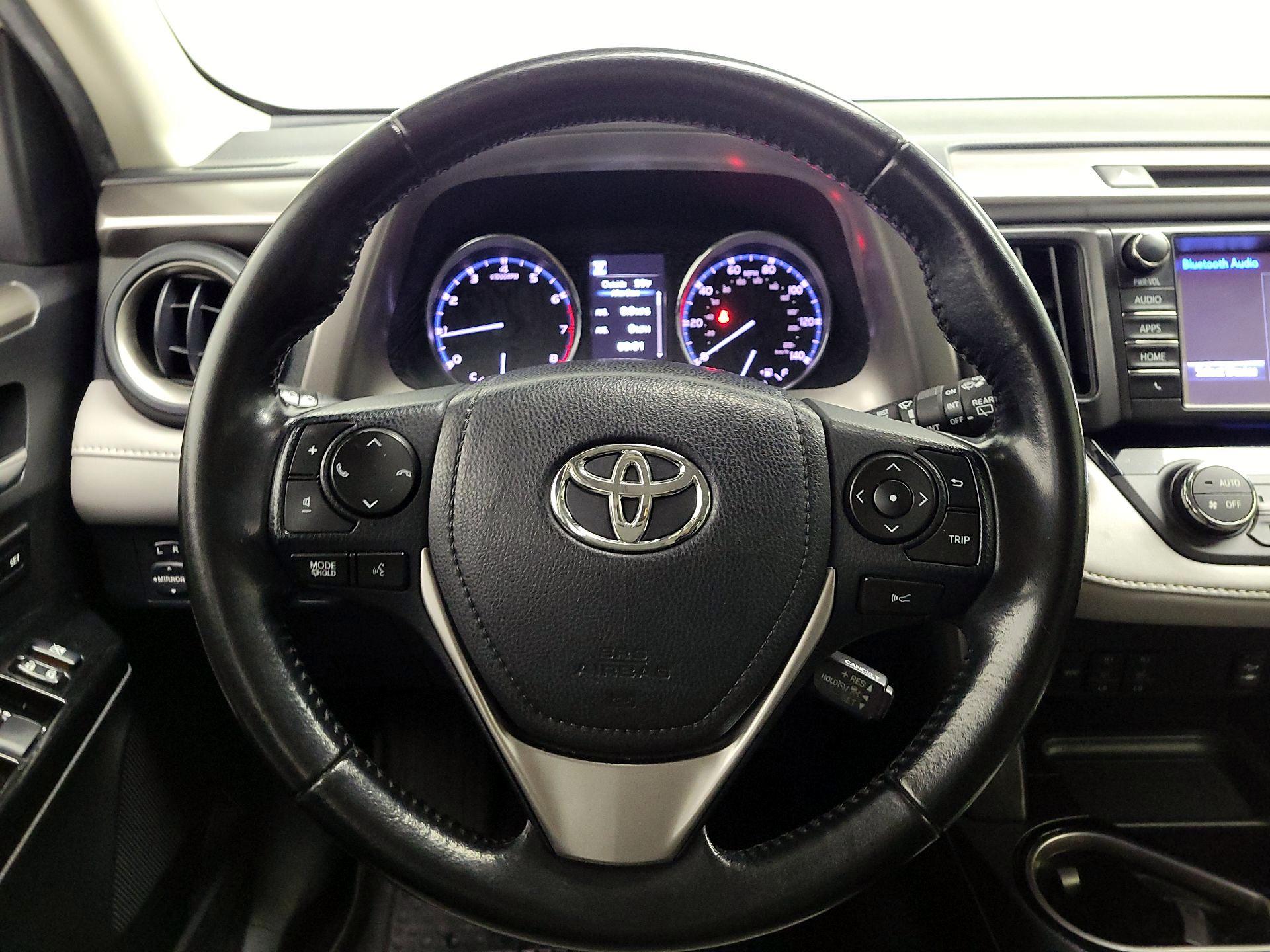Thumbnail: 2018 Toyota RAV4 - 10