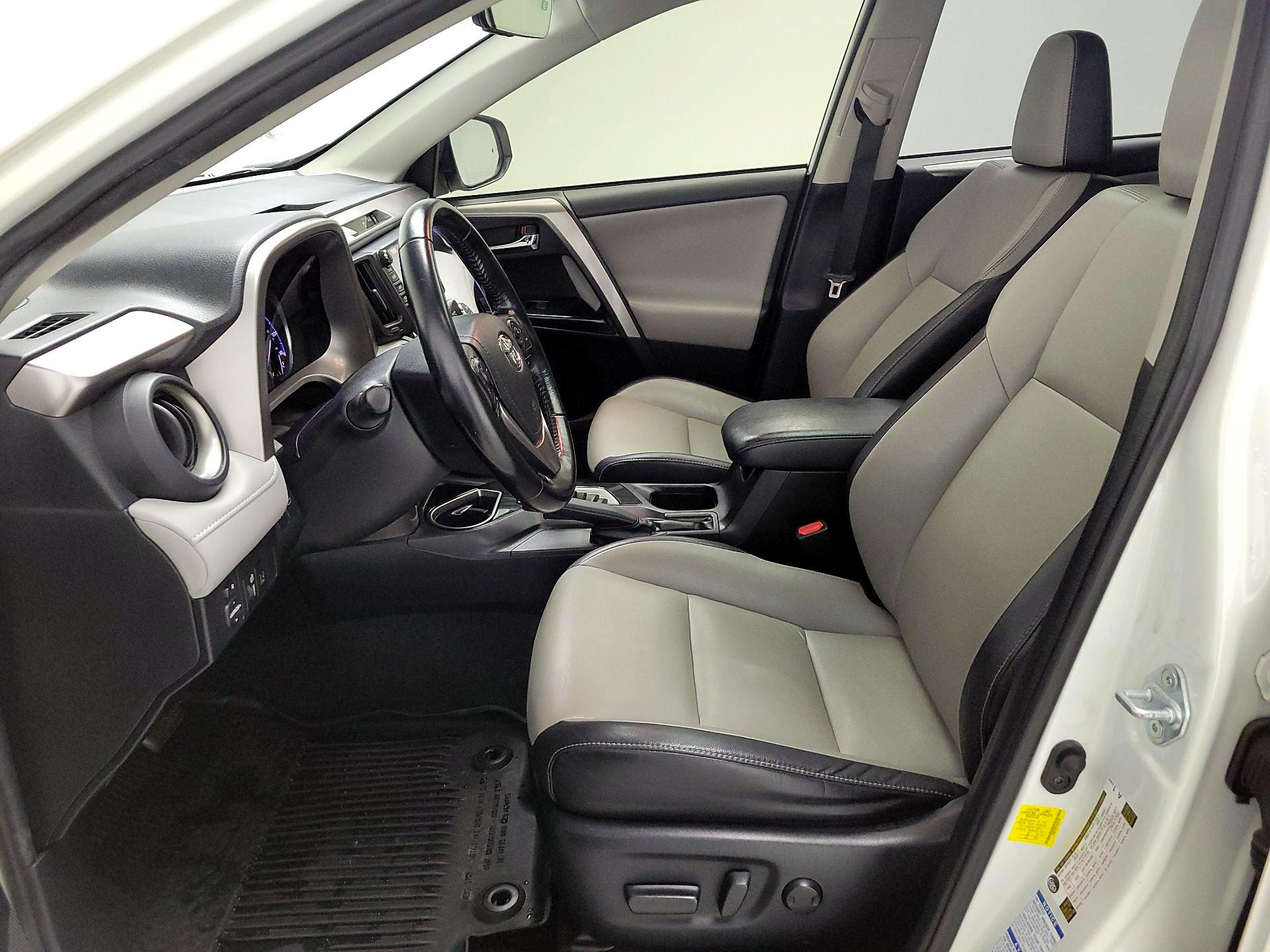 Thumbnail: 2018 Toyota RAV4 - 11