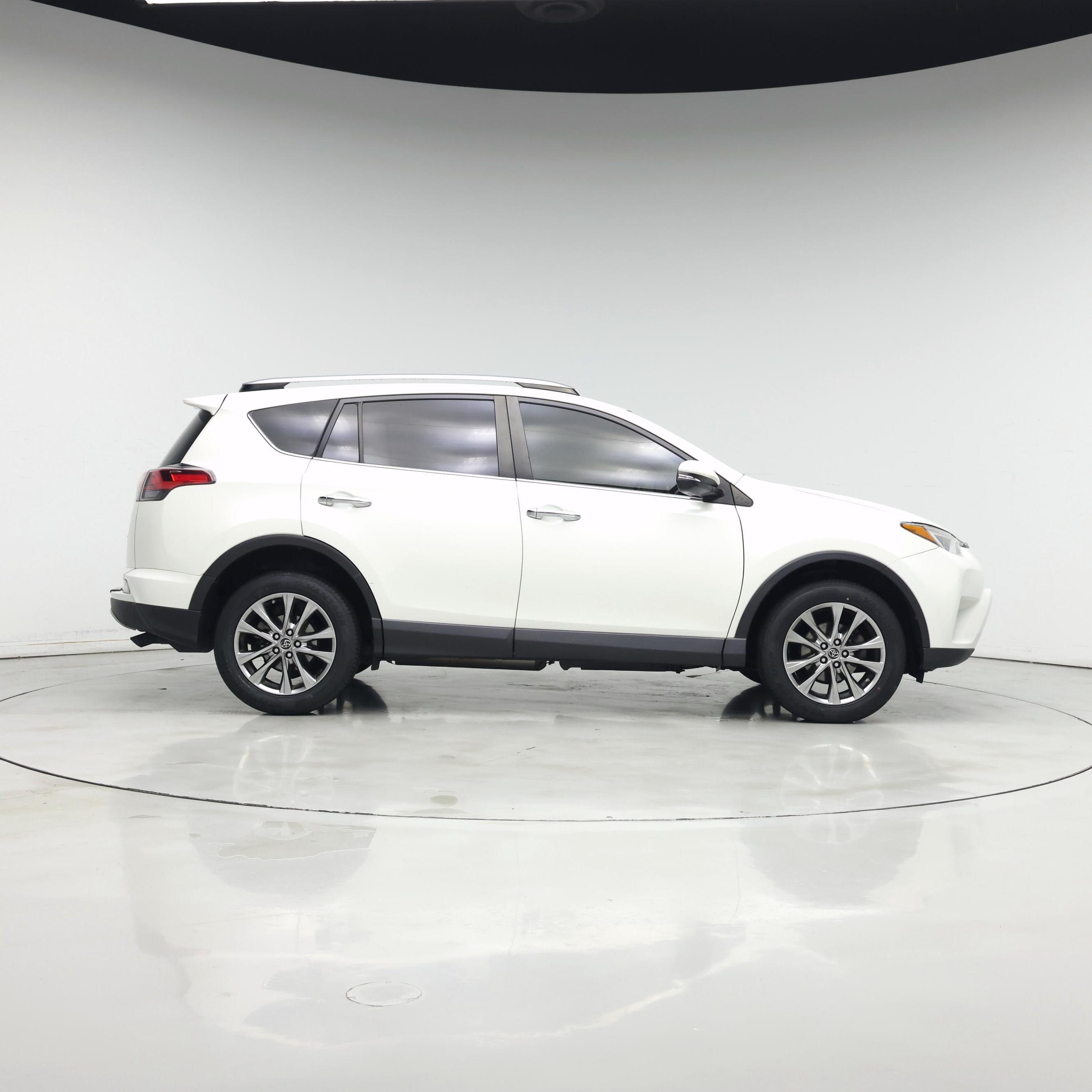 Thumbnail: 2018 Toyota RAV4 - 7