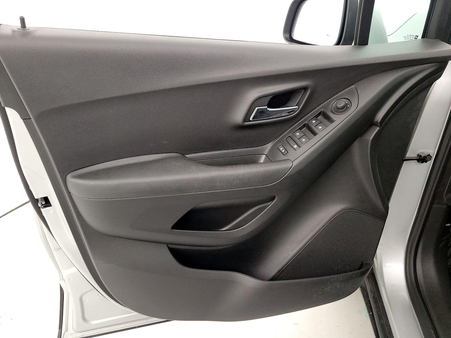 Thumbnail: 2020 Chevrolet Trax - 12