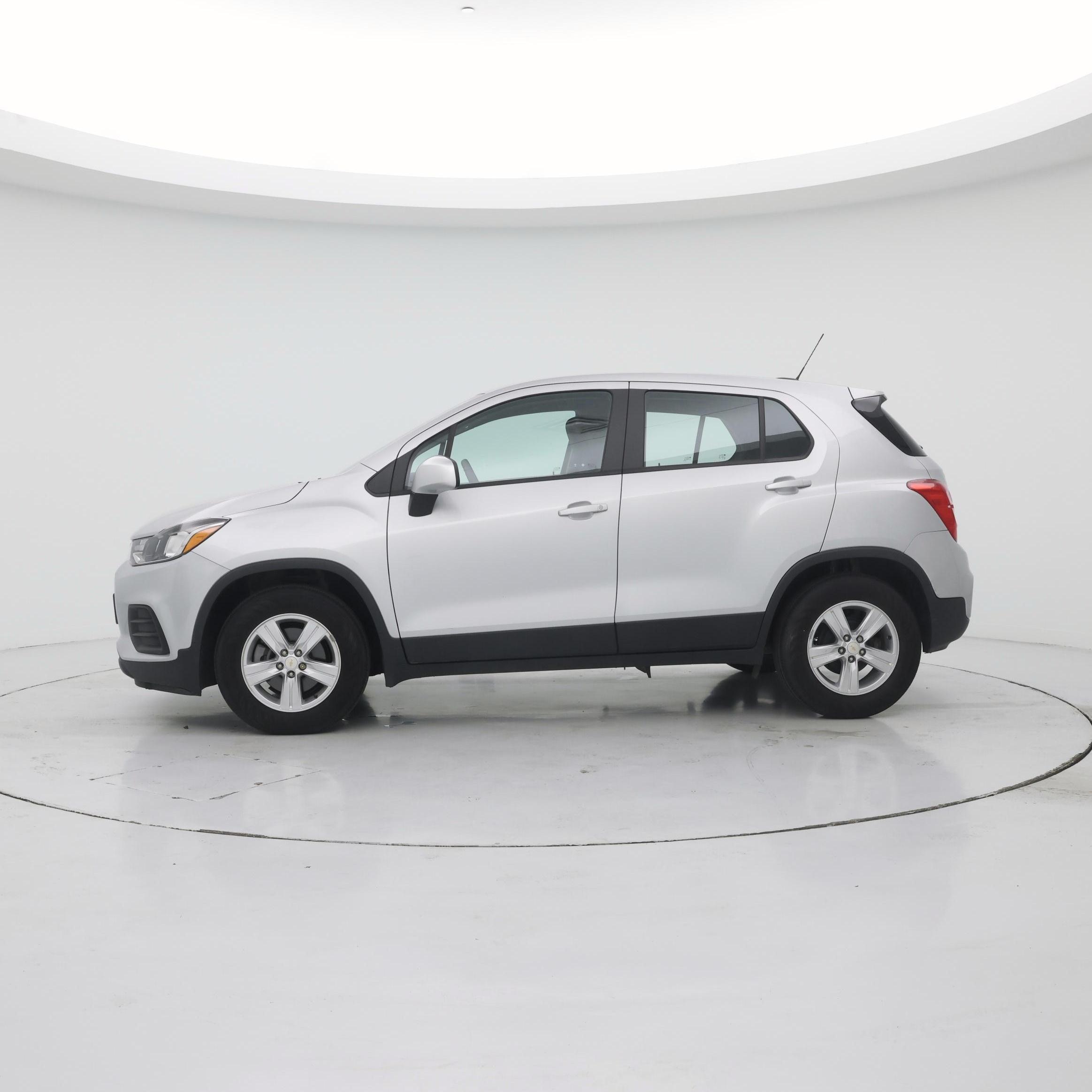 Thumbnail: 2020 Chevrolet Trax - 3