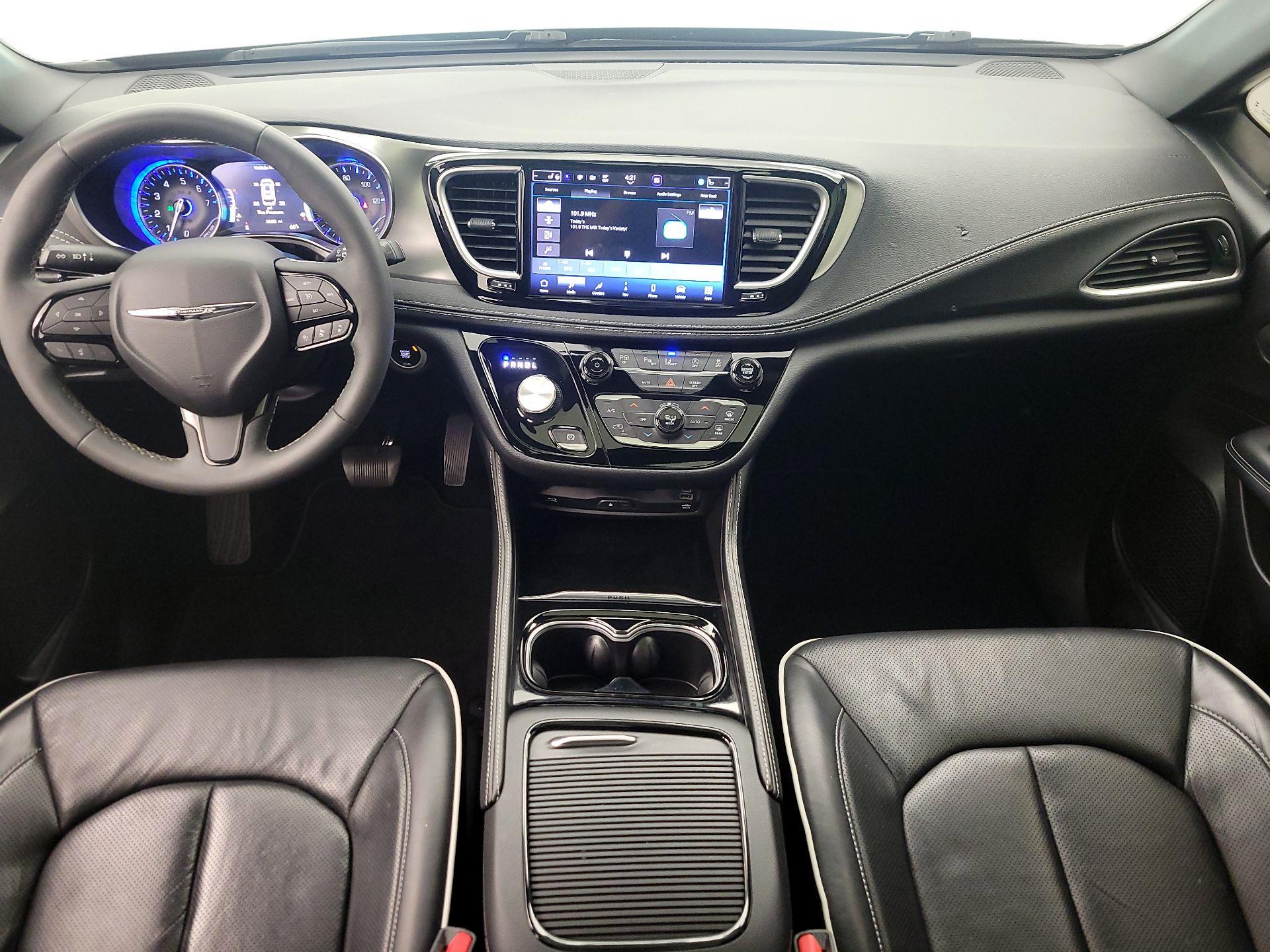 Thumbnail: 2023 Chrysler Pacifica - 9