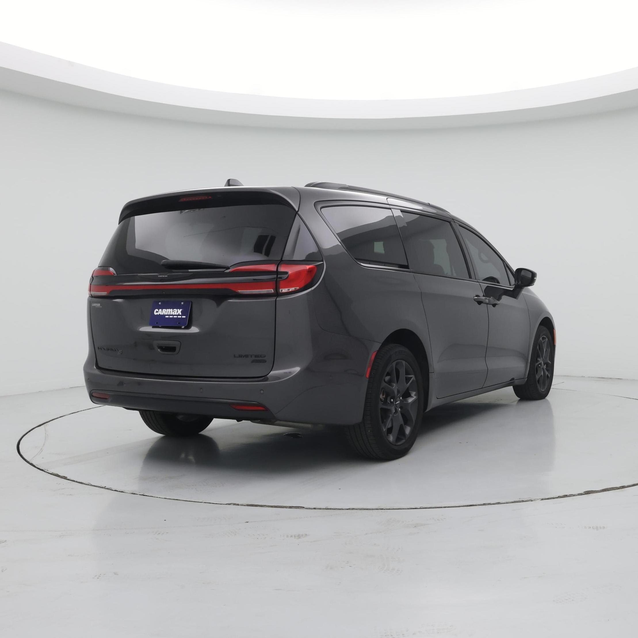 Thumbnail: 2023 Chrysler Pacifica - 8