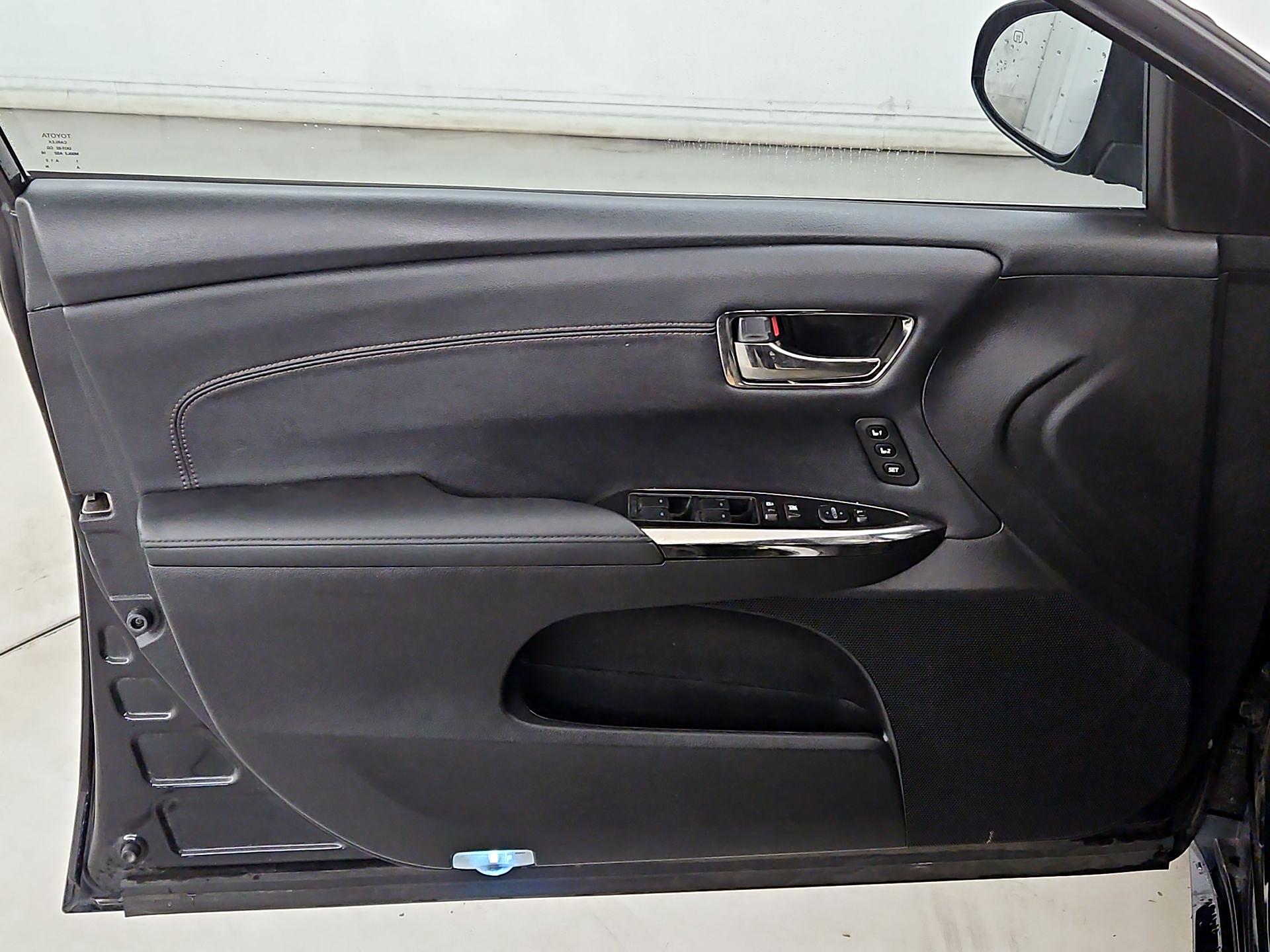 Thumbnail: 2016 Toyota Avalon - 12