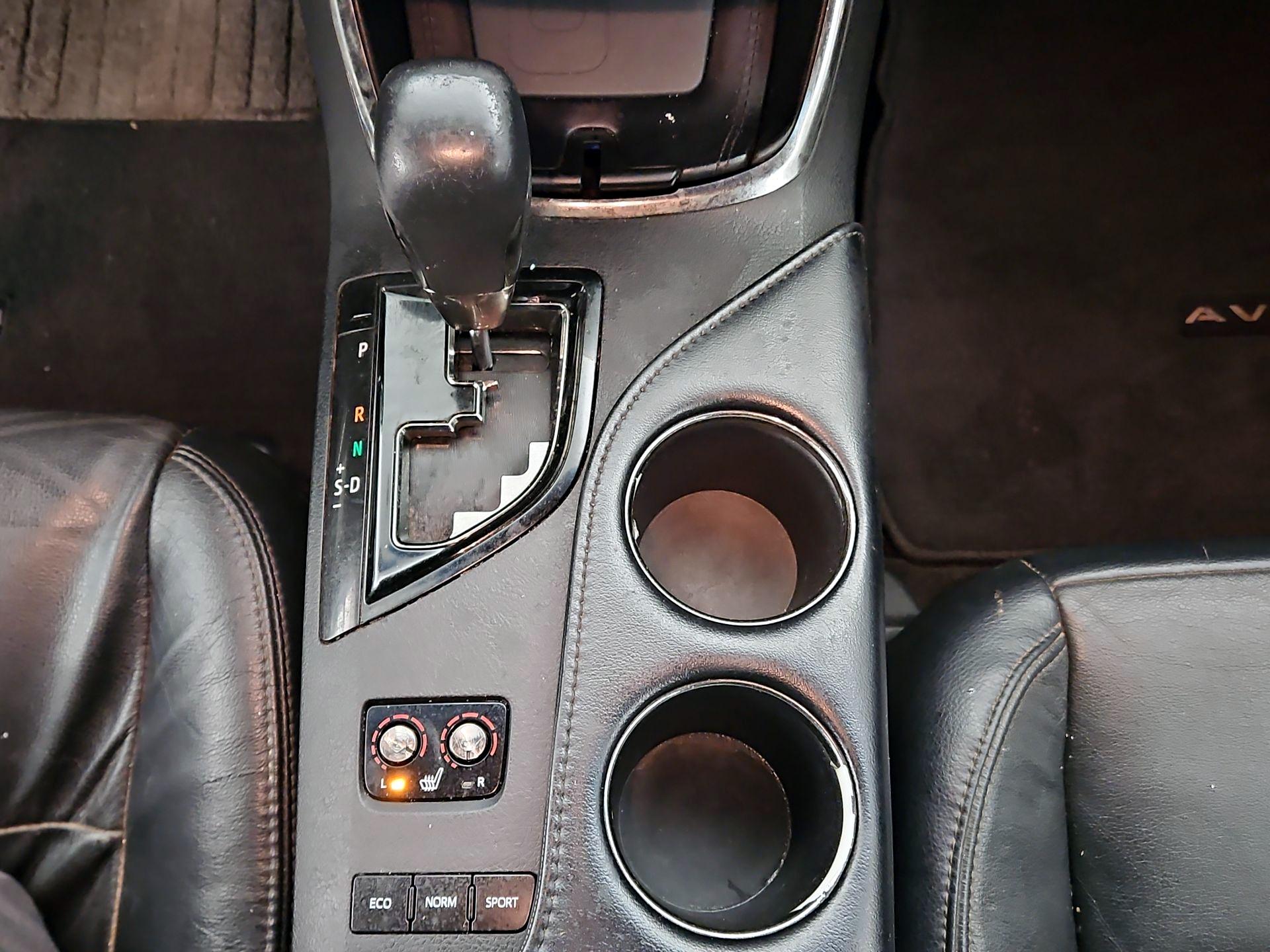 Thumbnail: 2016 Toyota Avalon - 18