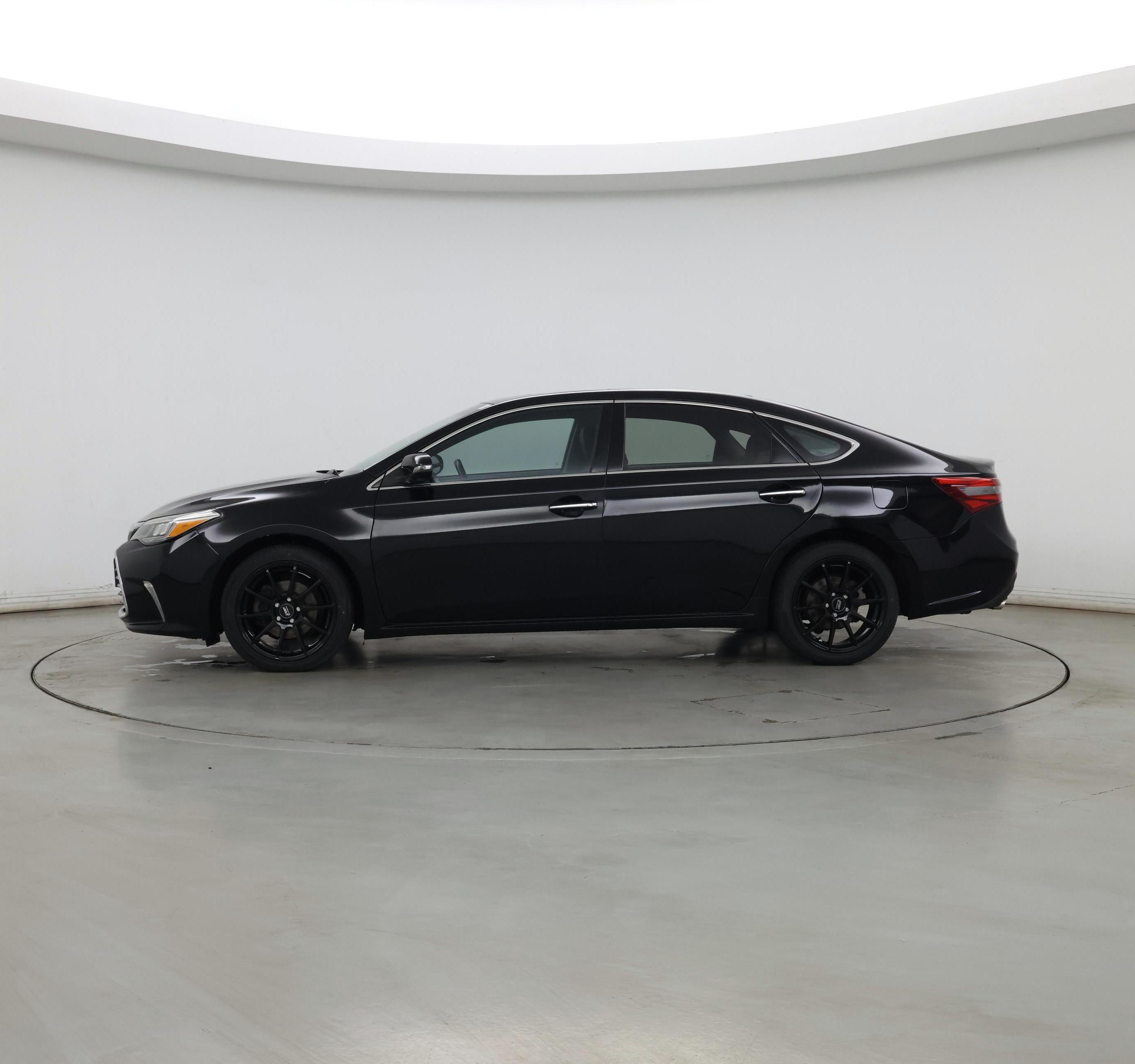 Thumbnail: 2016 Toyota Avalon - 3