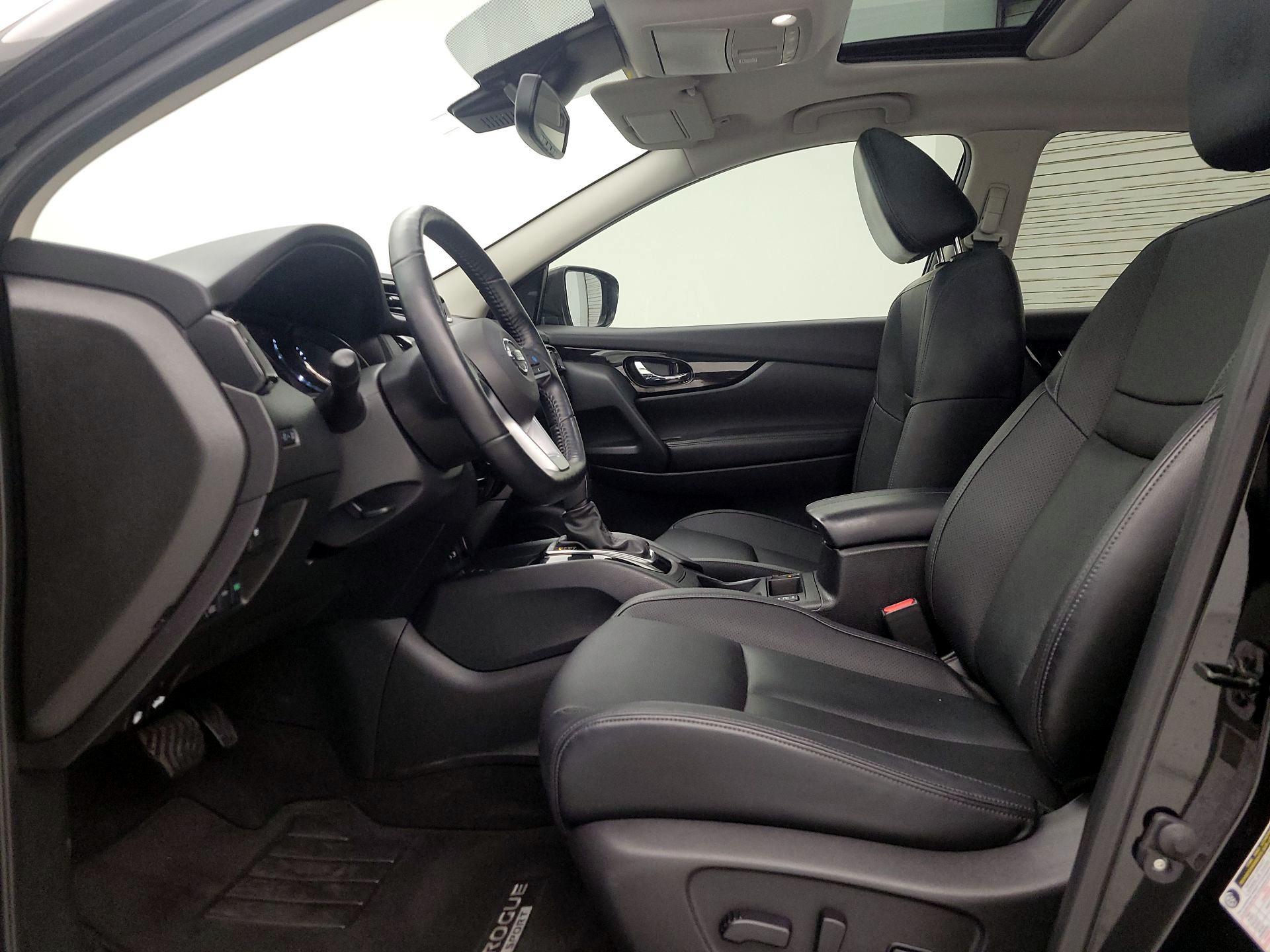 Thumbnail: 2021 Nissan Rogue Sport - 11