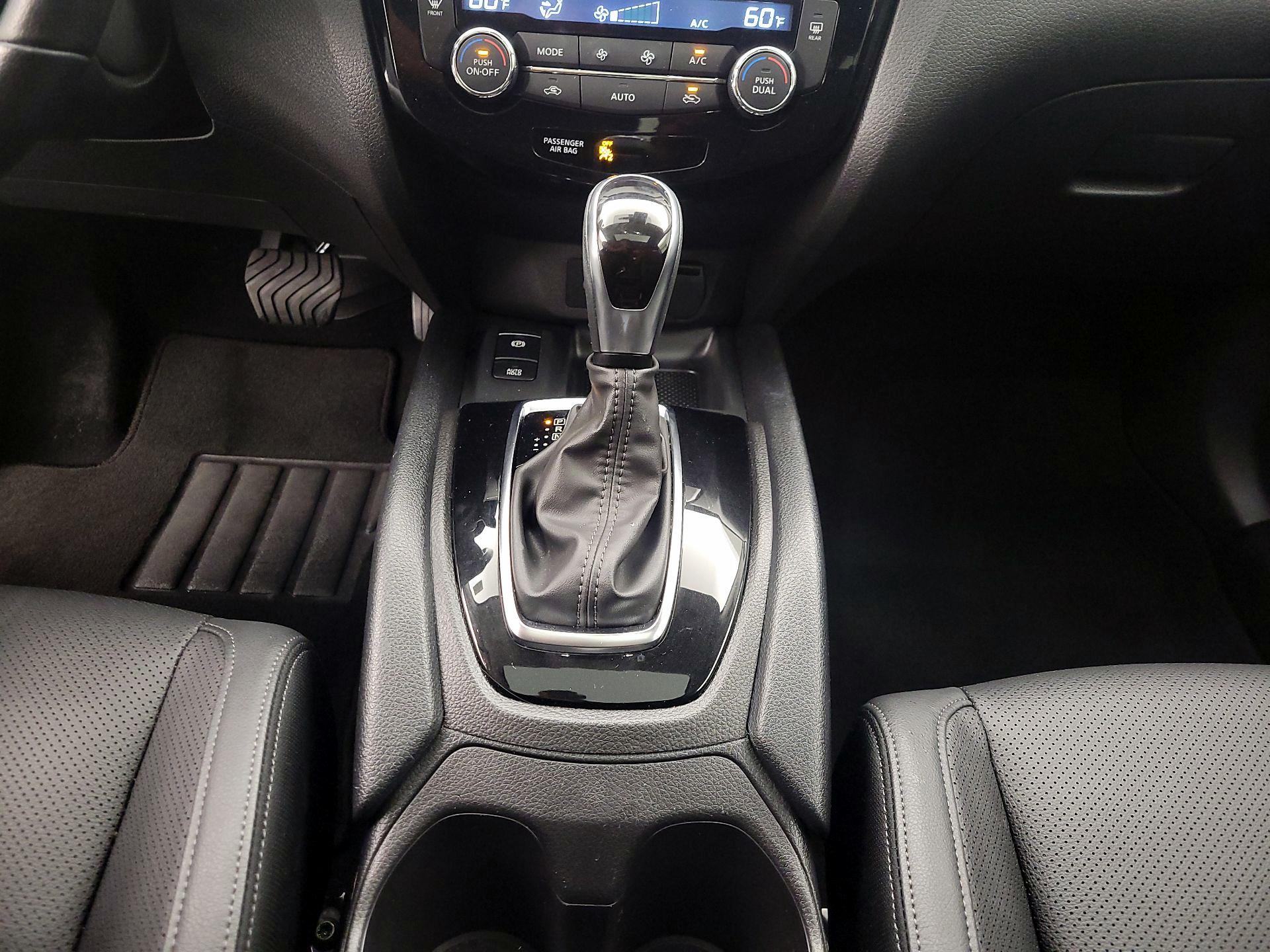 Thumbnail: 2021 Nissan Rogue Sport - 17