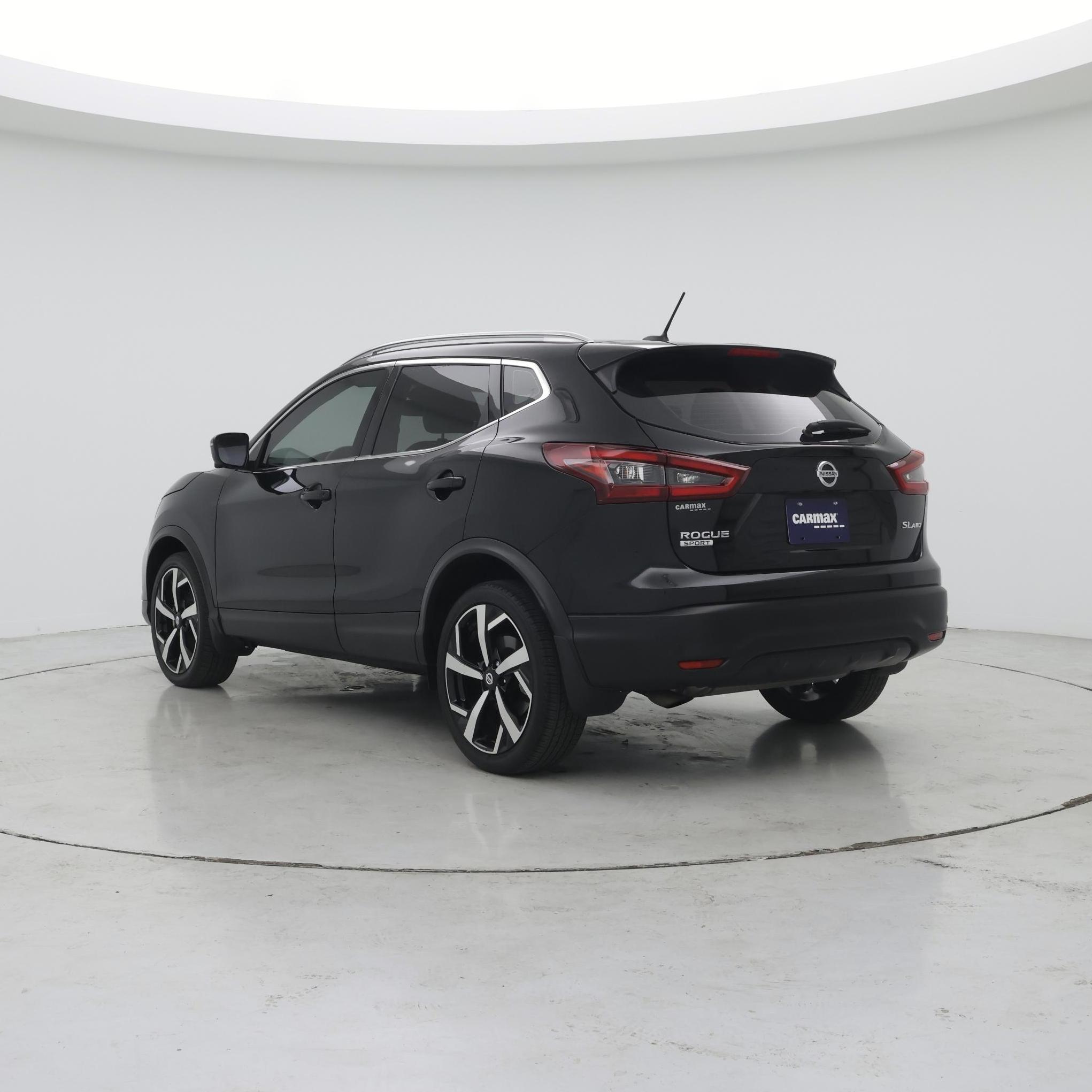 Thumbnail: 2021 Nissan Rogue Sport - 2