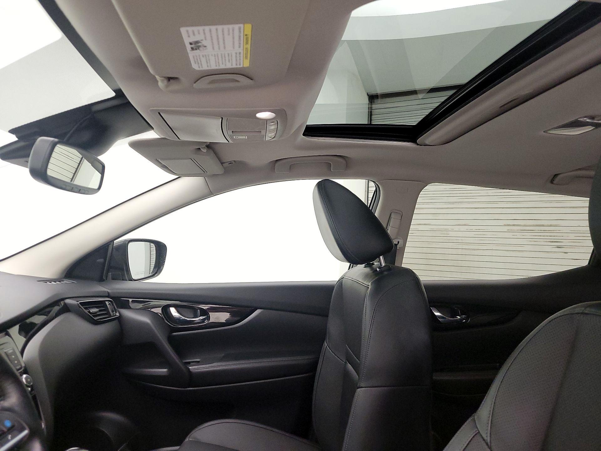 Thumbnail: 2021 Nissan Rogue Sport - 19