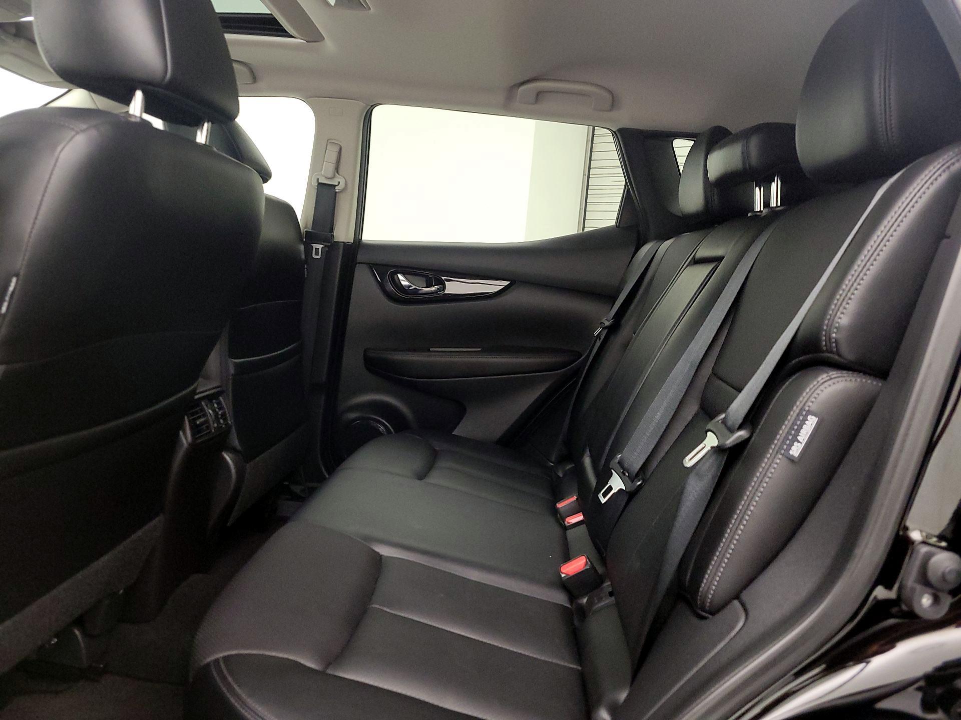 Thumbnail: 2021 Nissan Rogue Sport - 20