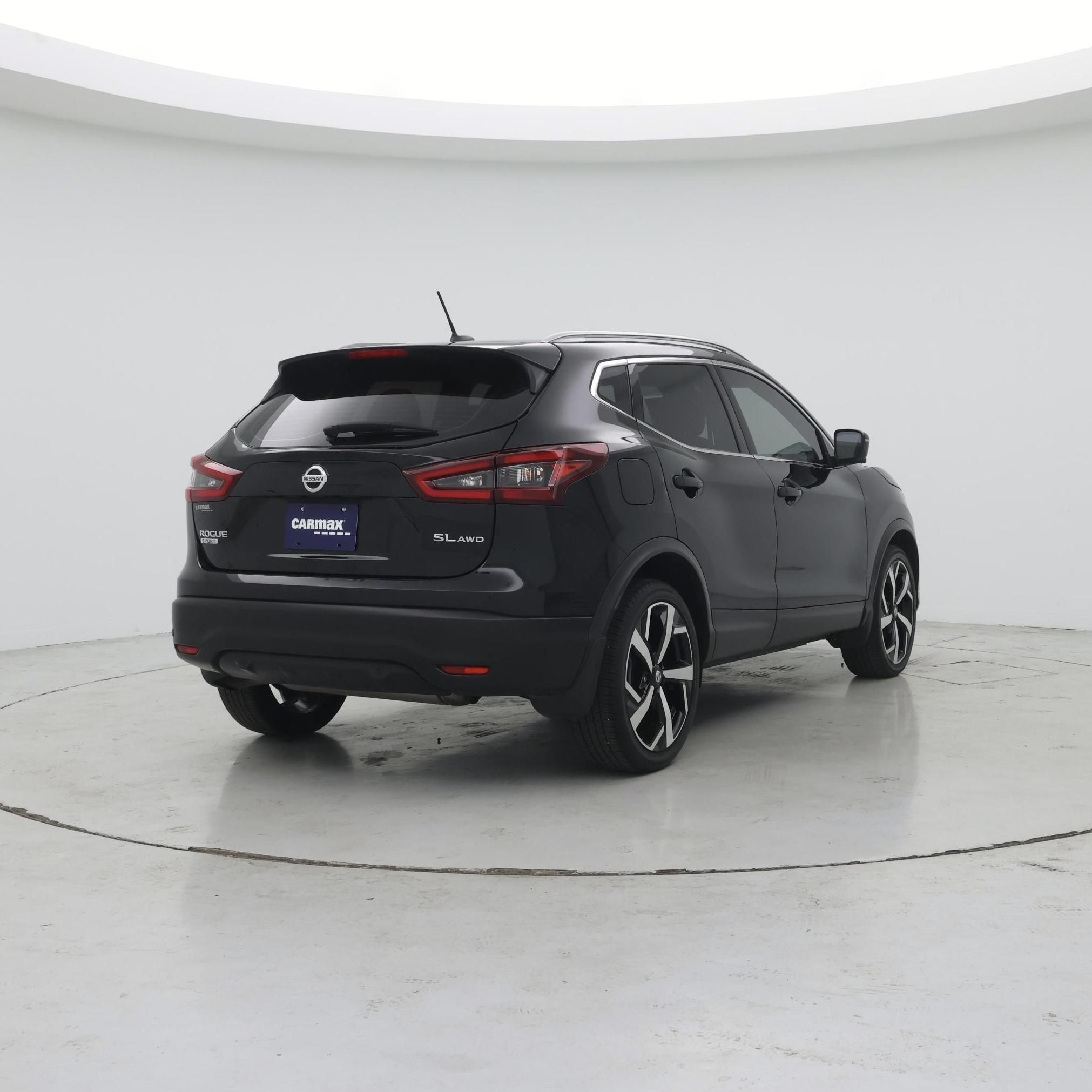 Thumbnail: 2021 Nissan Rogue Sport - 8