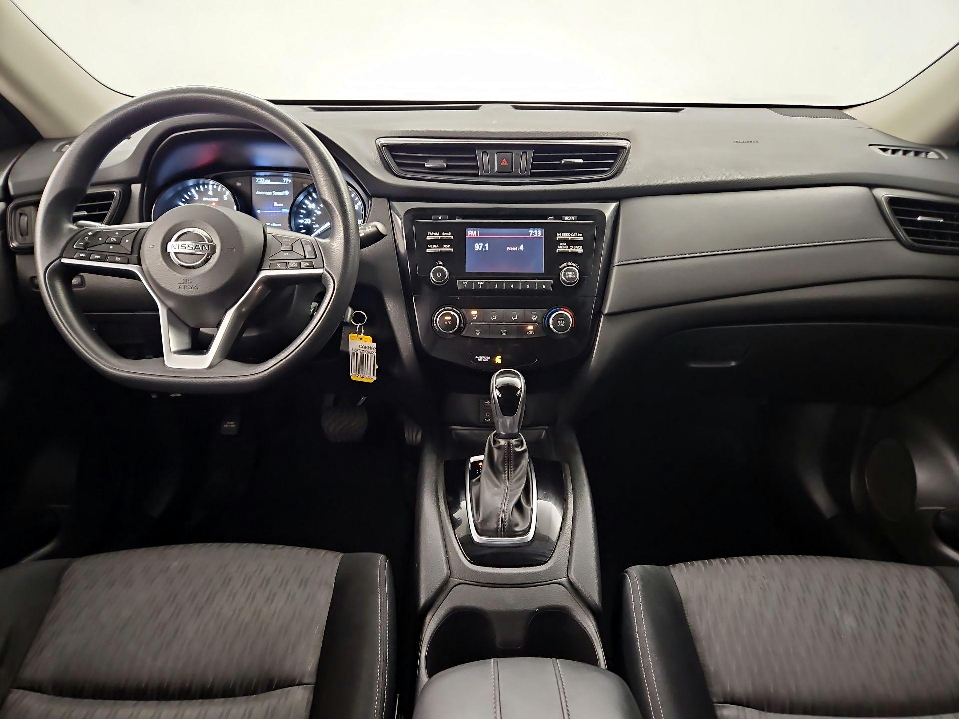 Thumbnail: 2017 Nissan Rogue - 9