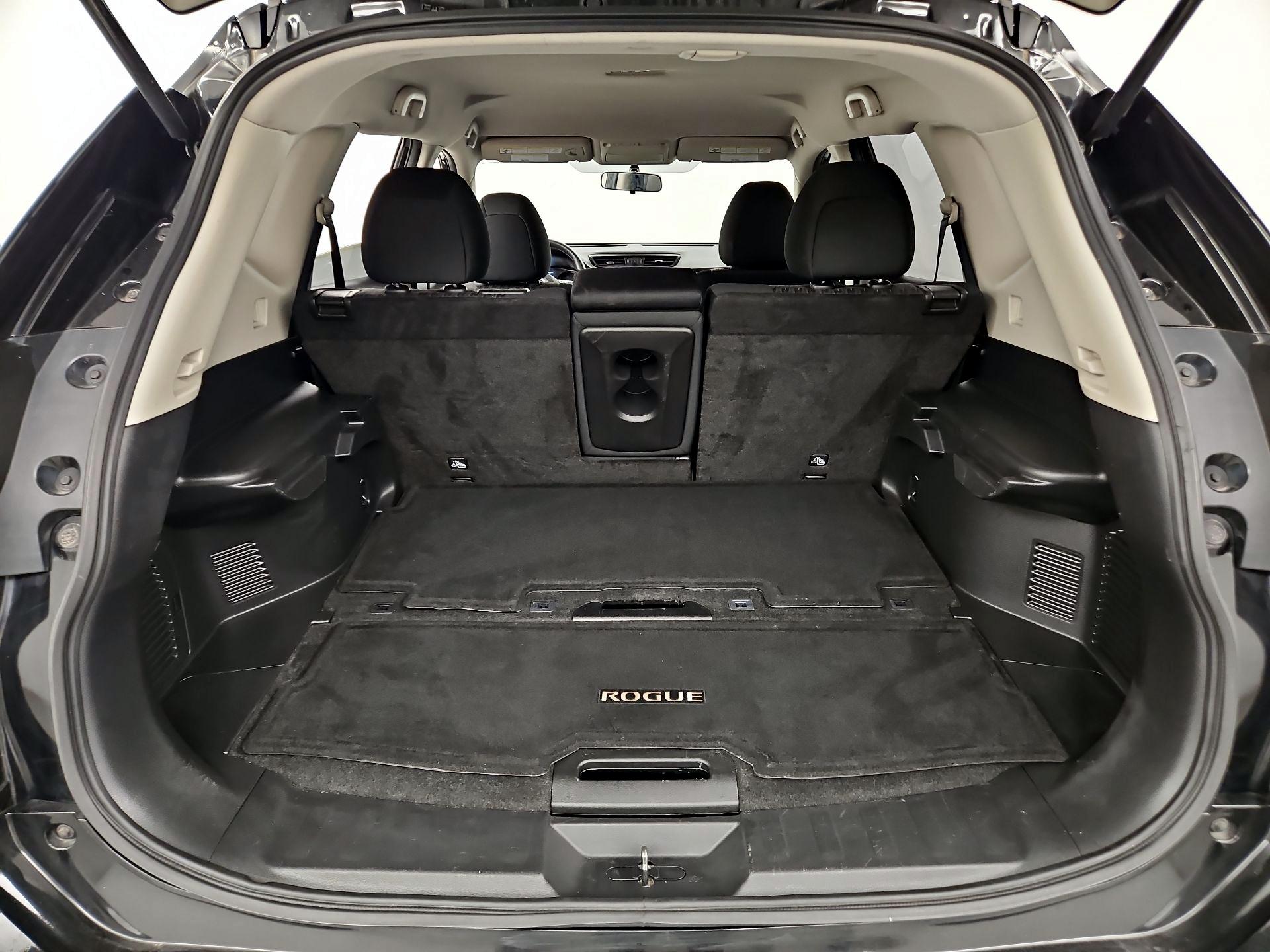 Thumbnail: 2017 Nissan Rogue - 20