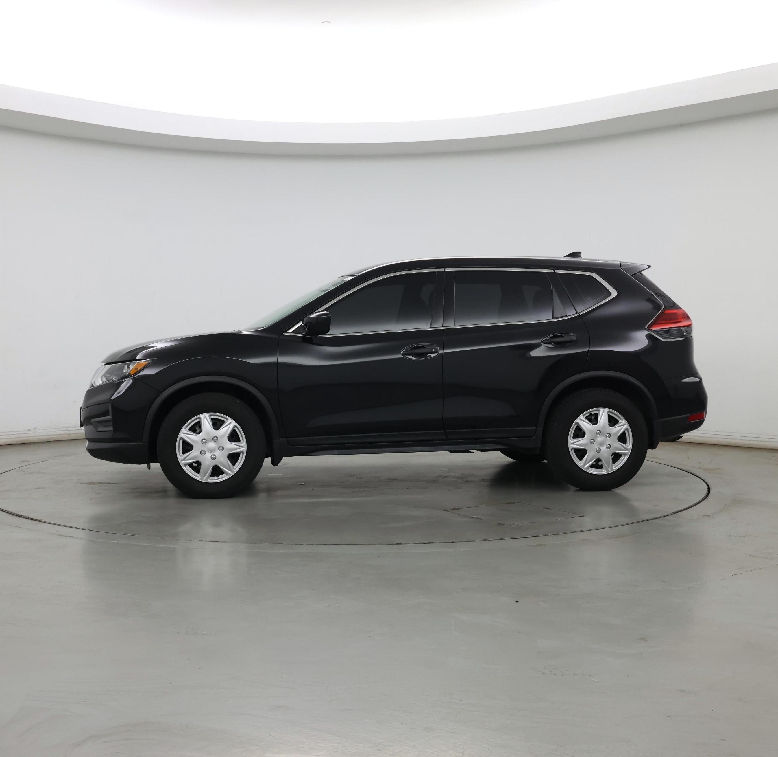 Thumbnail: 2017 Nissan Rogue - 3