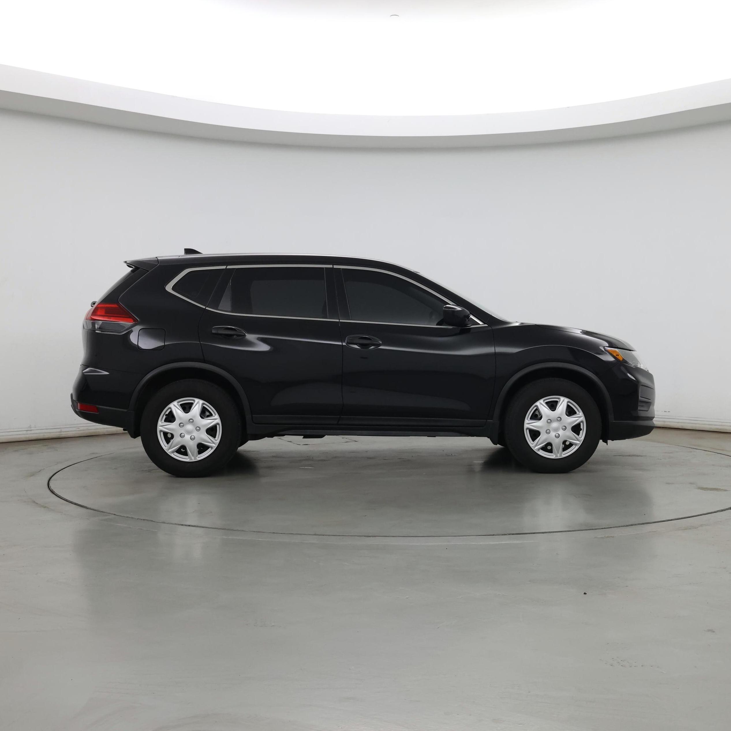 Thumbnail: 2017 Nissan Rogue - 7