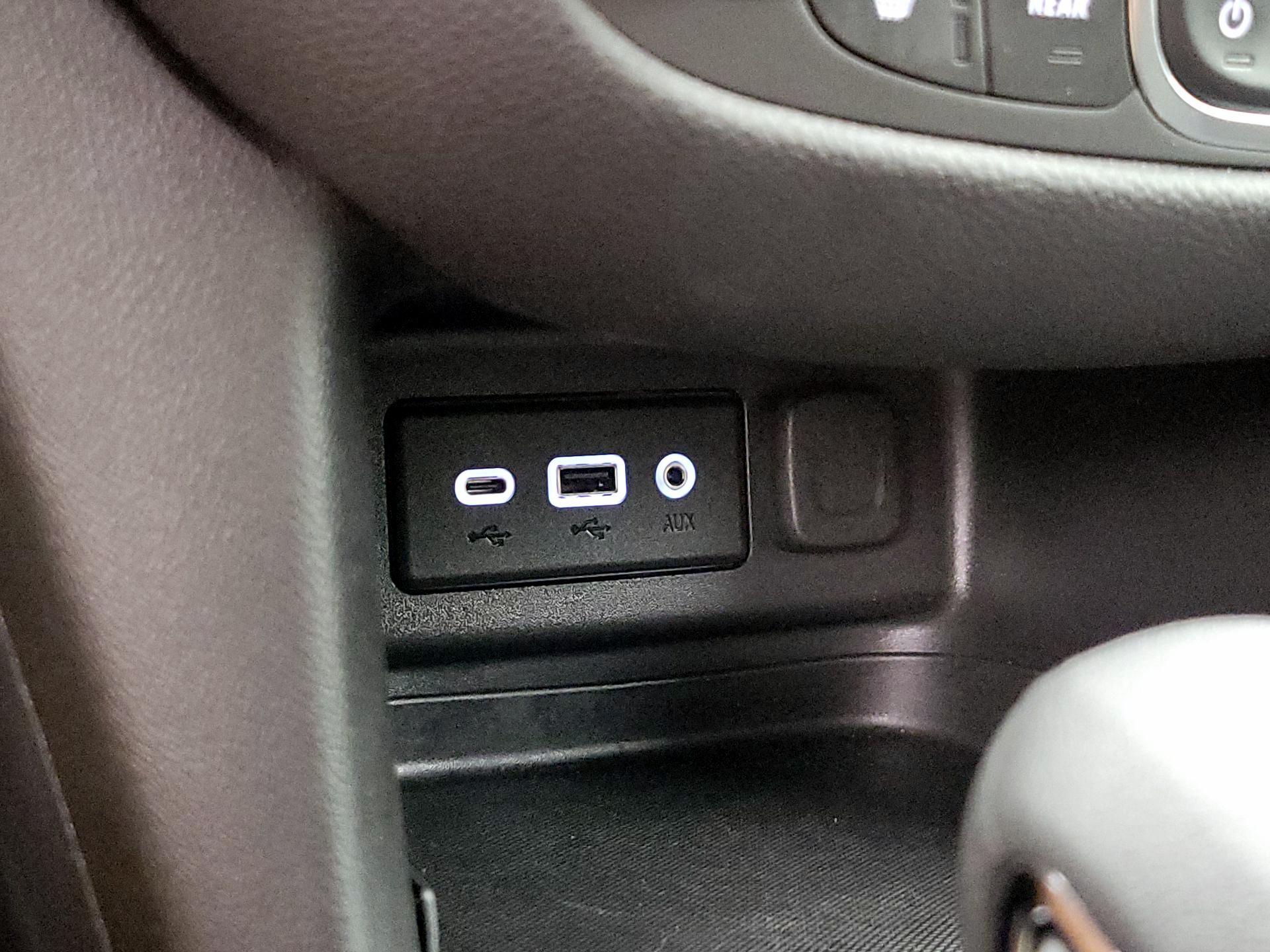 Thumbnail: 2023 Chevrolet Equinox - 18