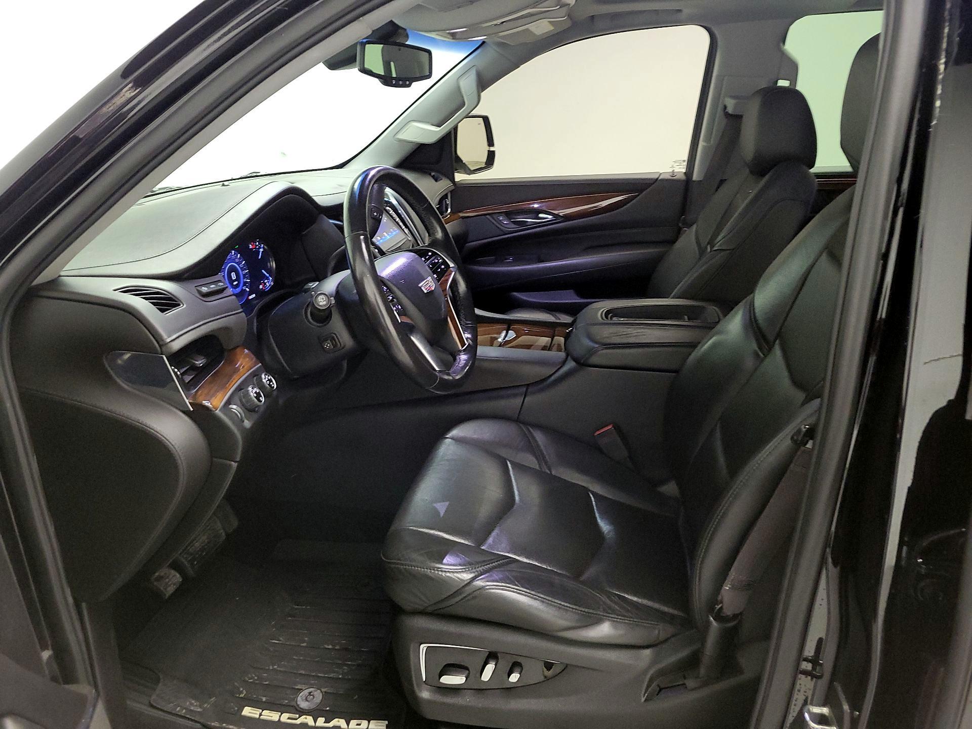 Thumbnail: 2016 Cadillac Escalade - 11