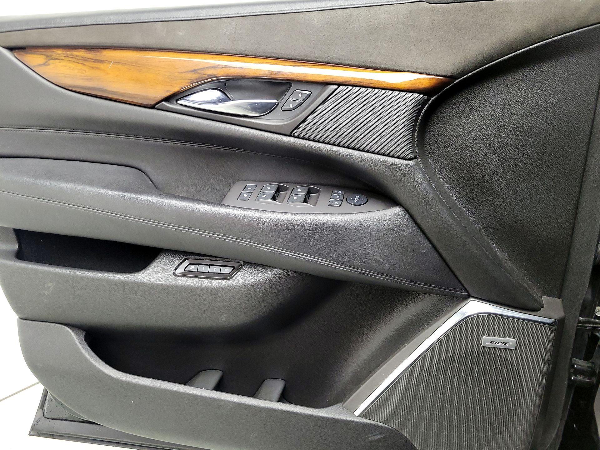 Thumbnail: 2016 Cadillac Escalade - 12