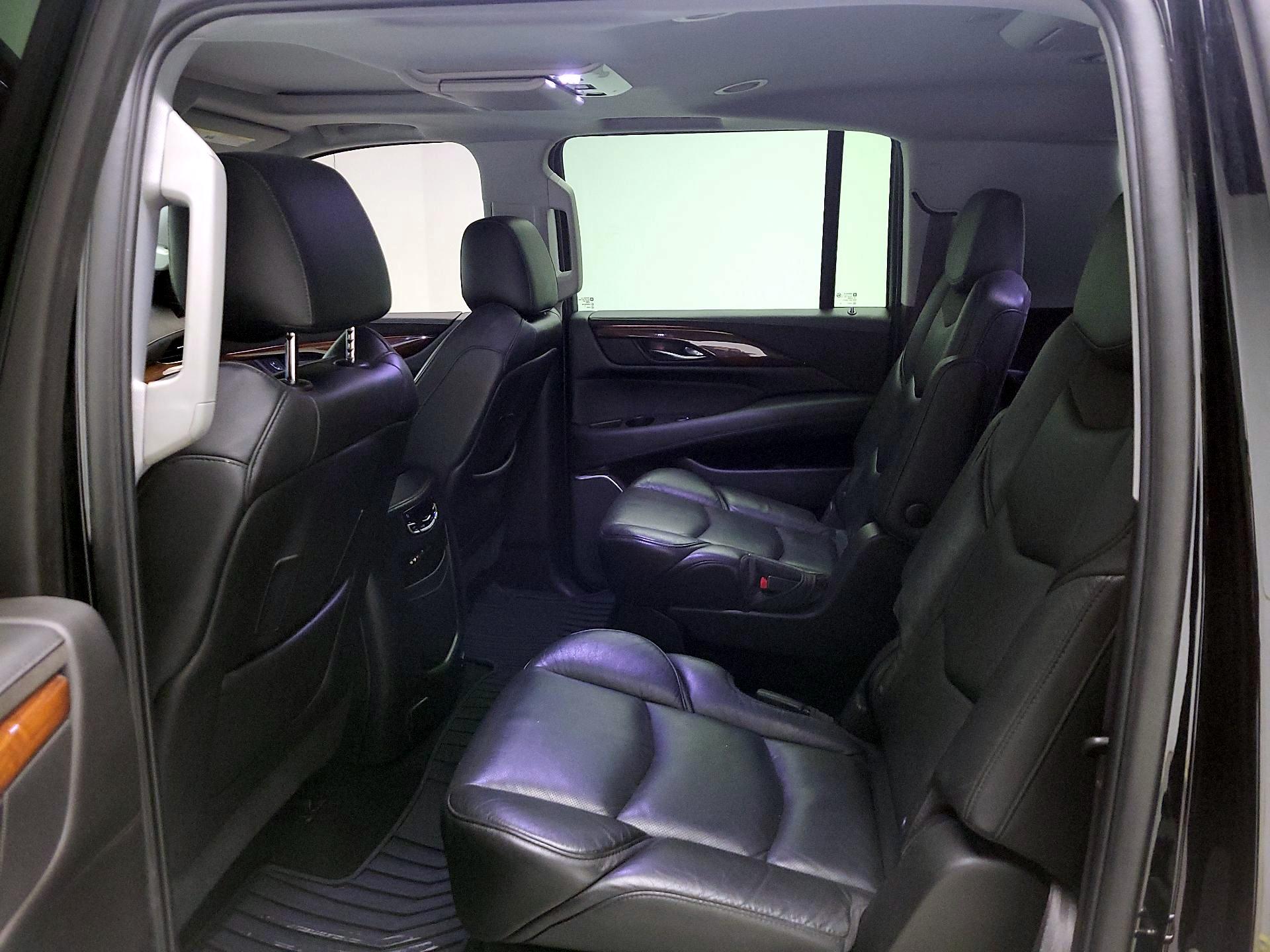 Thumbnail: 2016 Cadillac Escalade - 17