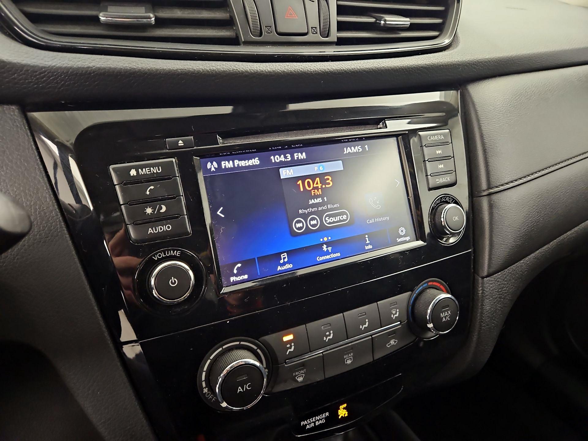 Thumbnail: 2019 Nissan Rogue - 15